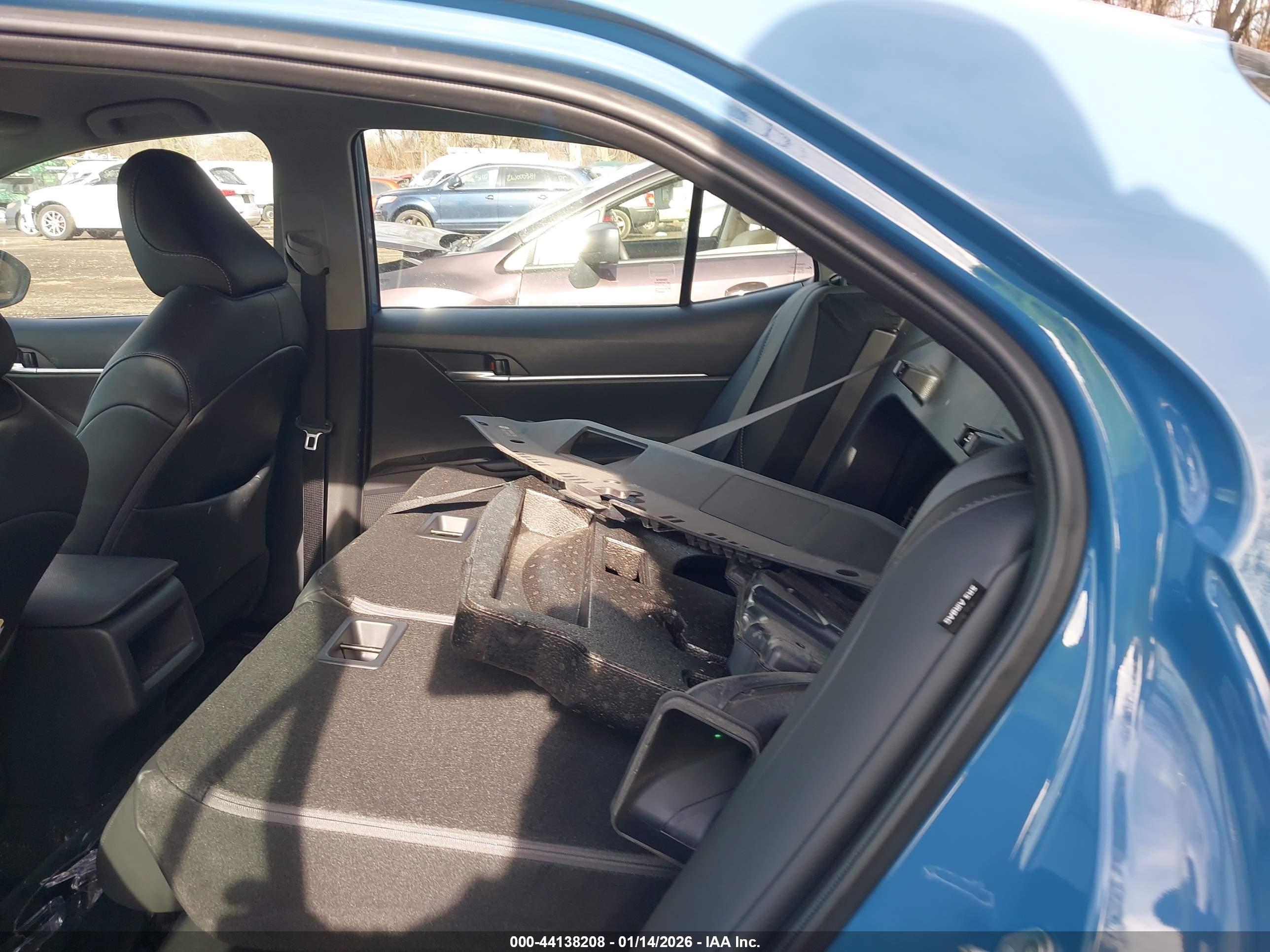 TOYOTA CAMRY image 8