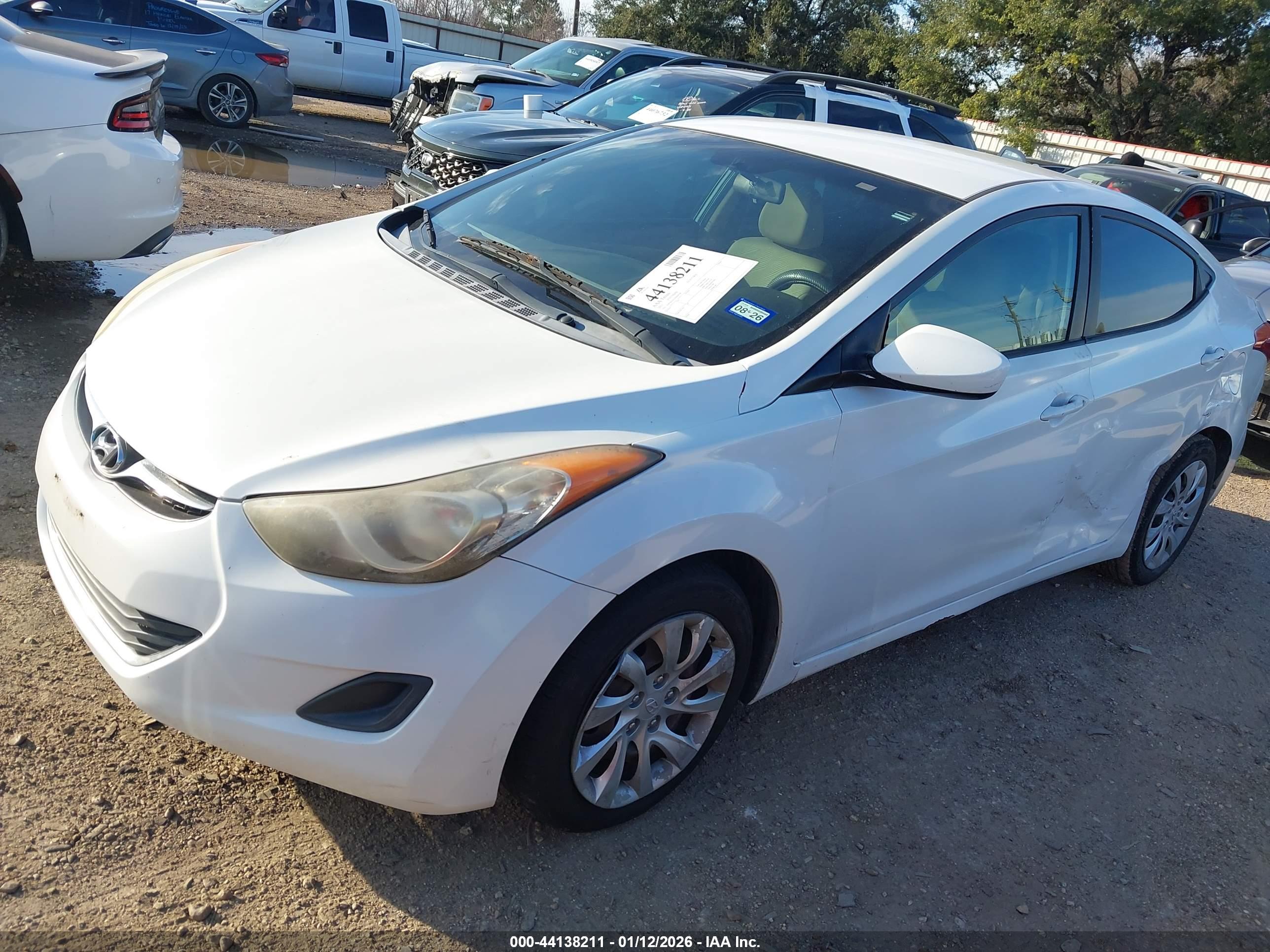 HYUNDAI ELANTRA image 2