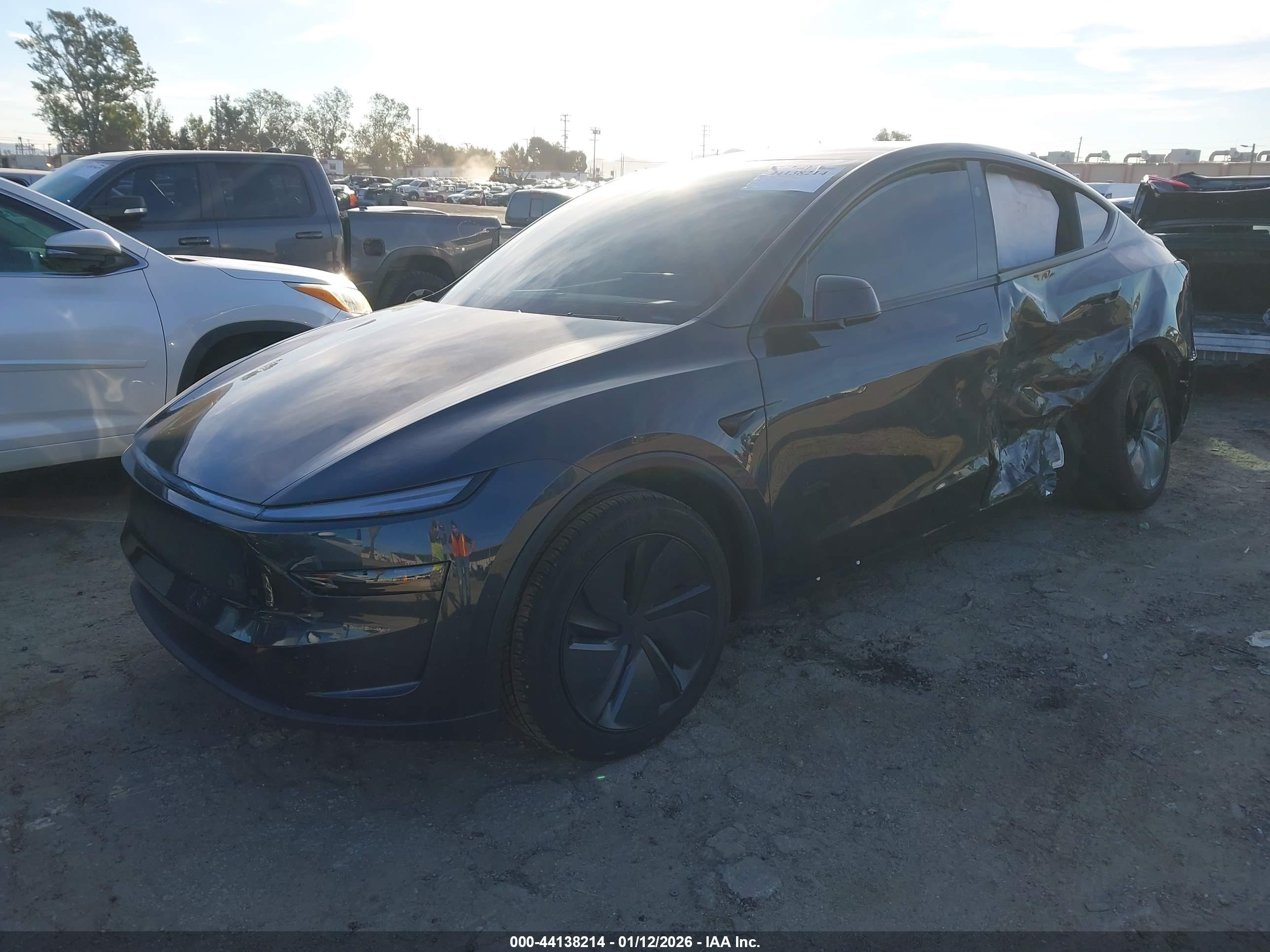 TESLA MODEL image 2