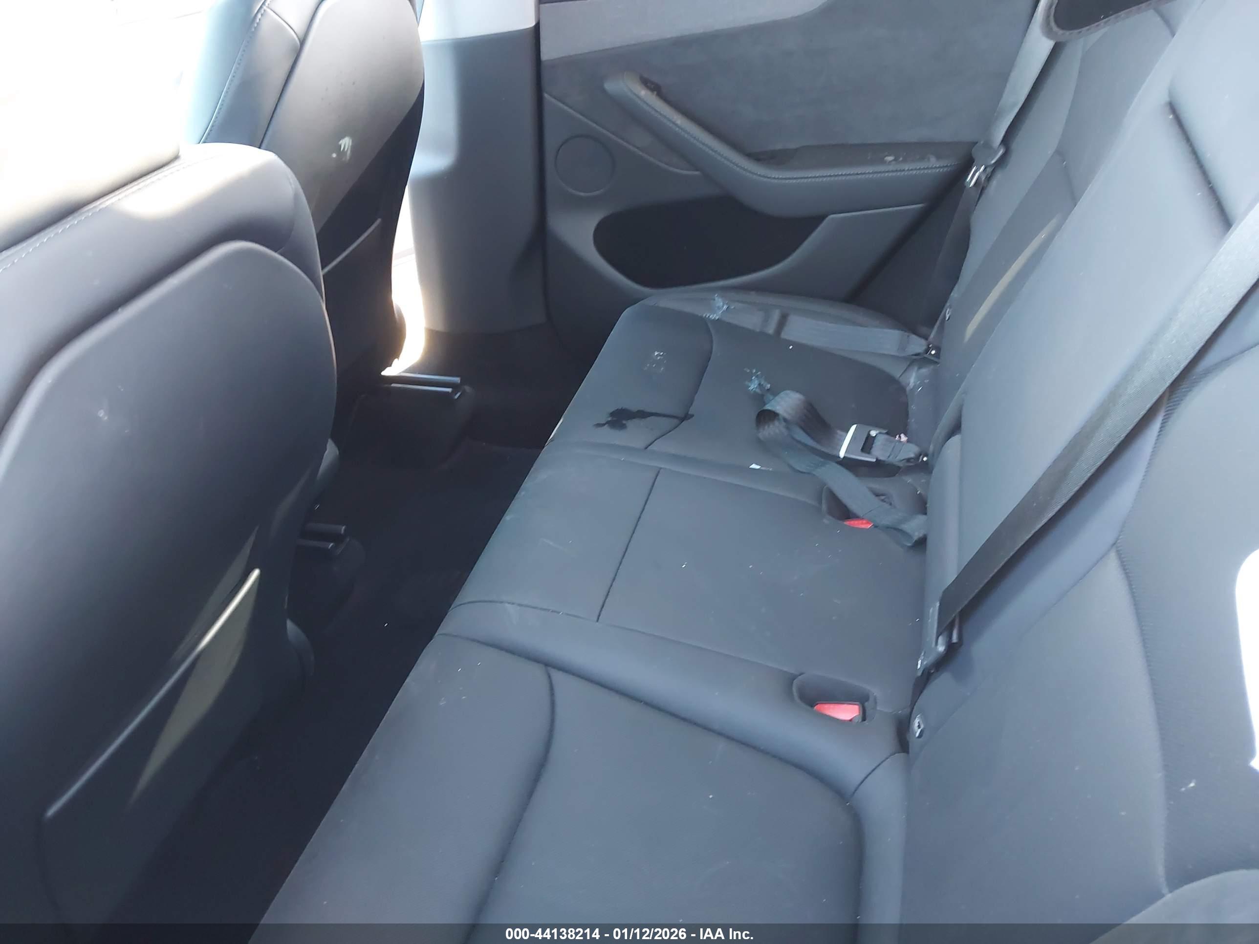 TESLA MODEL image 8
