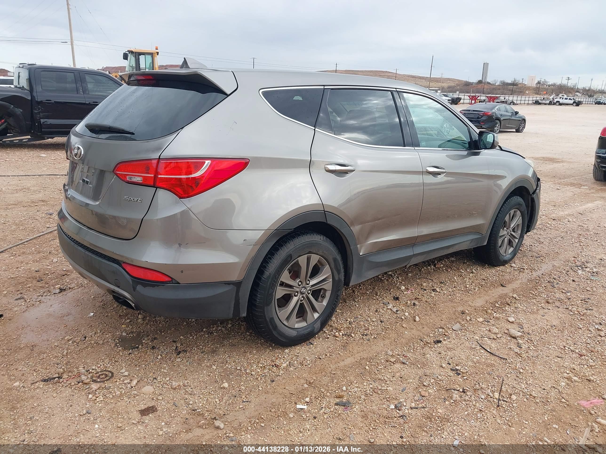 HYUNDAI SANTA image 4