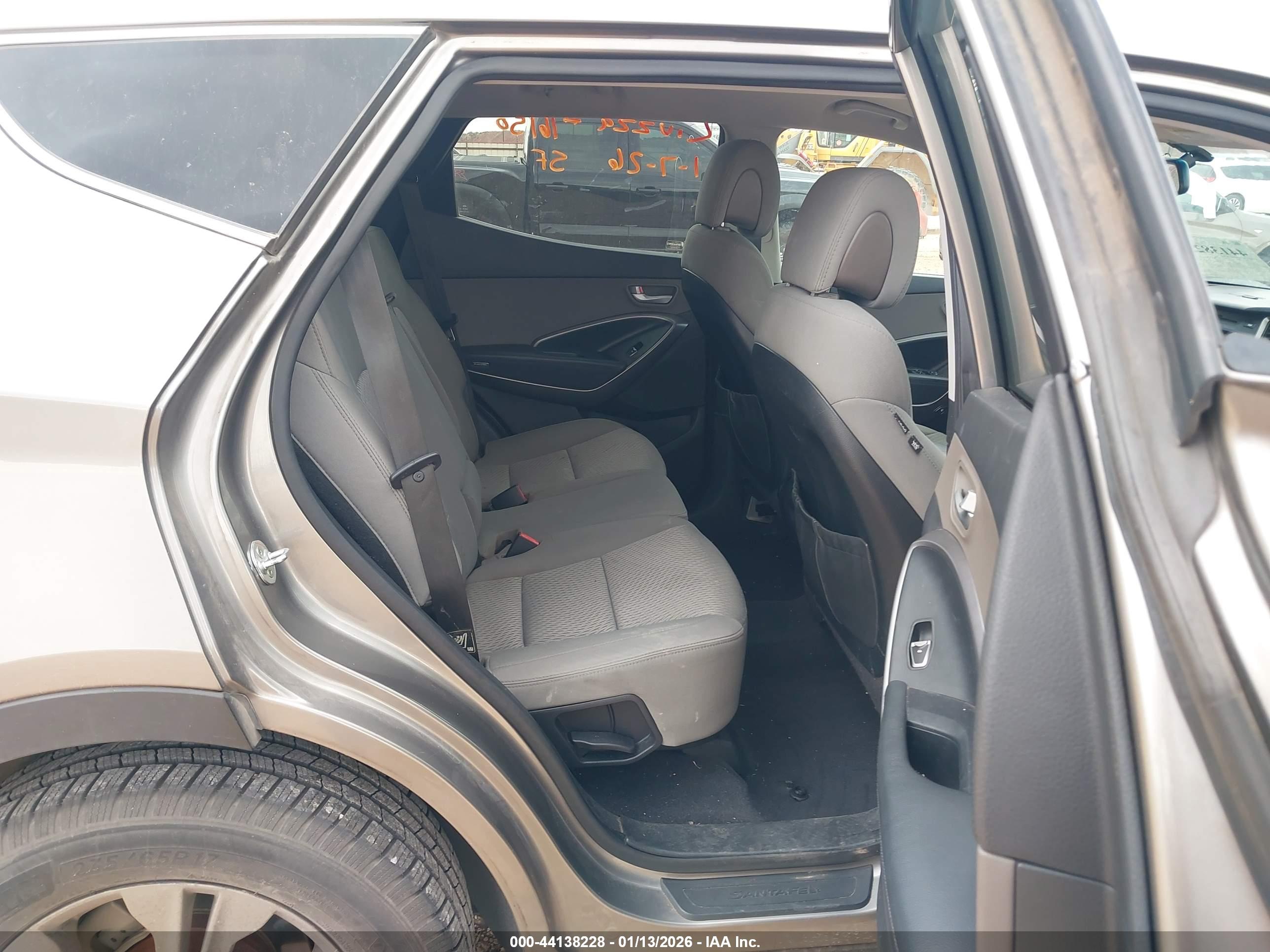 HYUNDAI SANTA image 8
