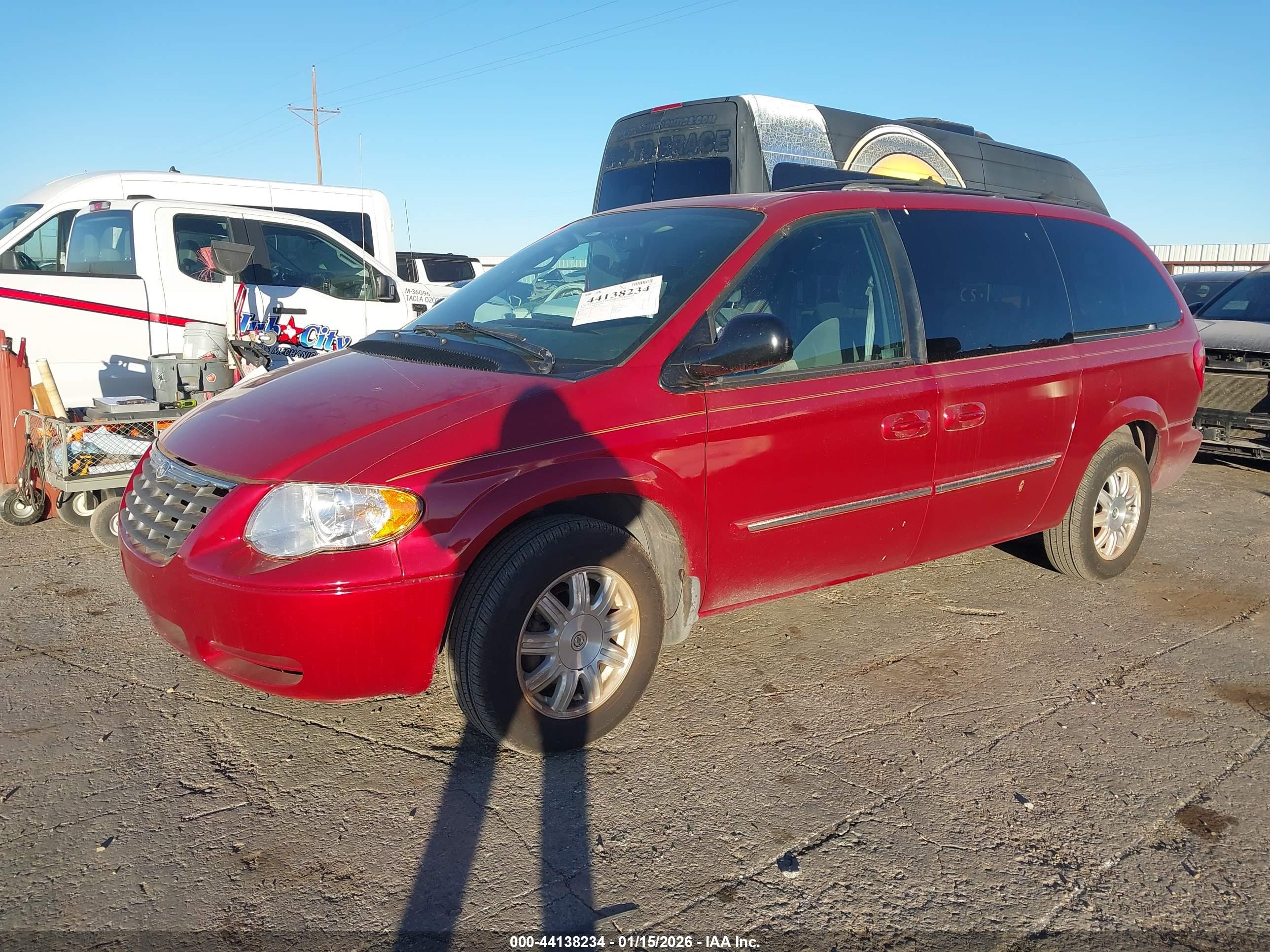 CHRYSLER TOWN image 2