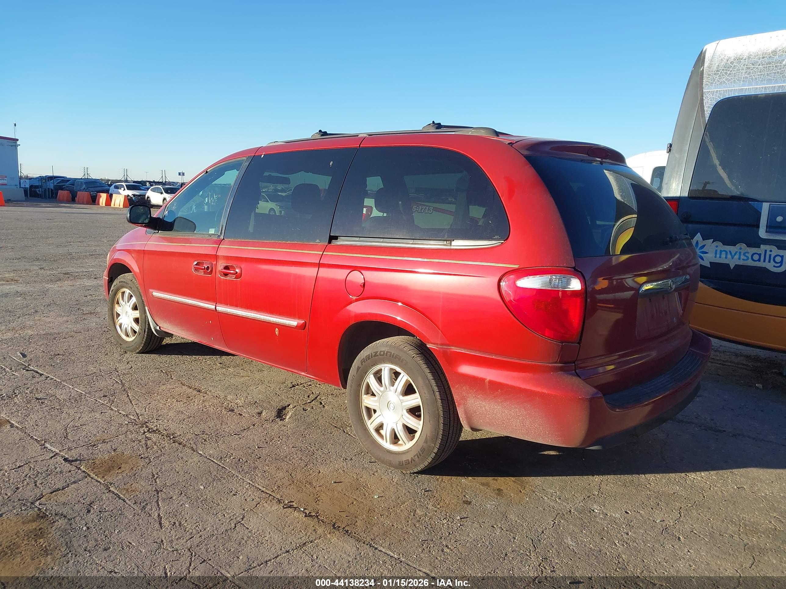 CHRYSLER TOWN image 3
