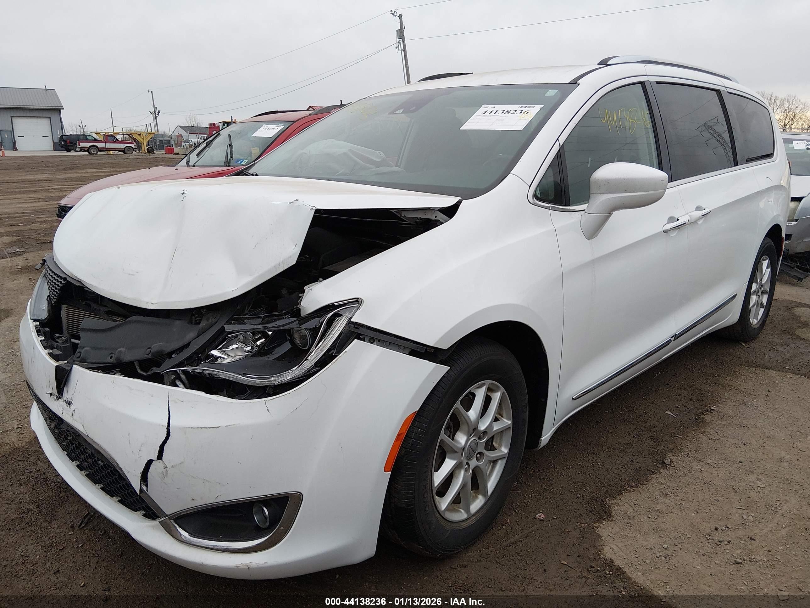 CHRYSLER PACIFICA image 2