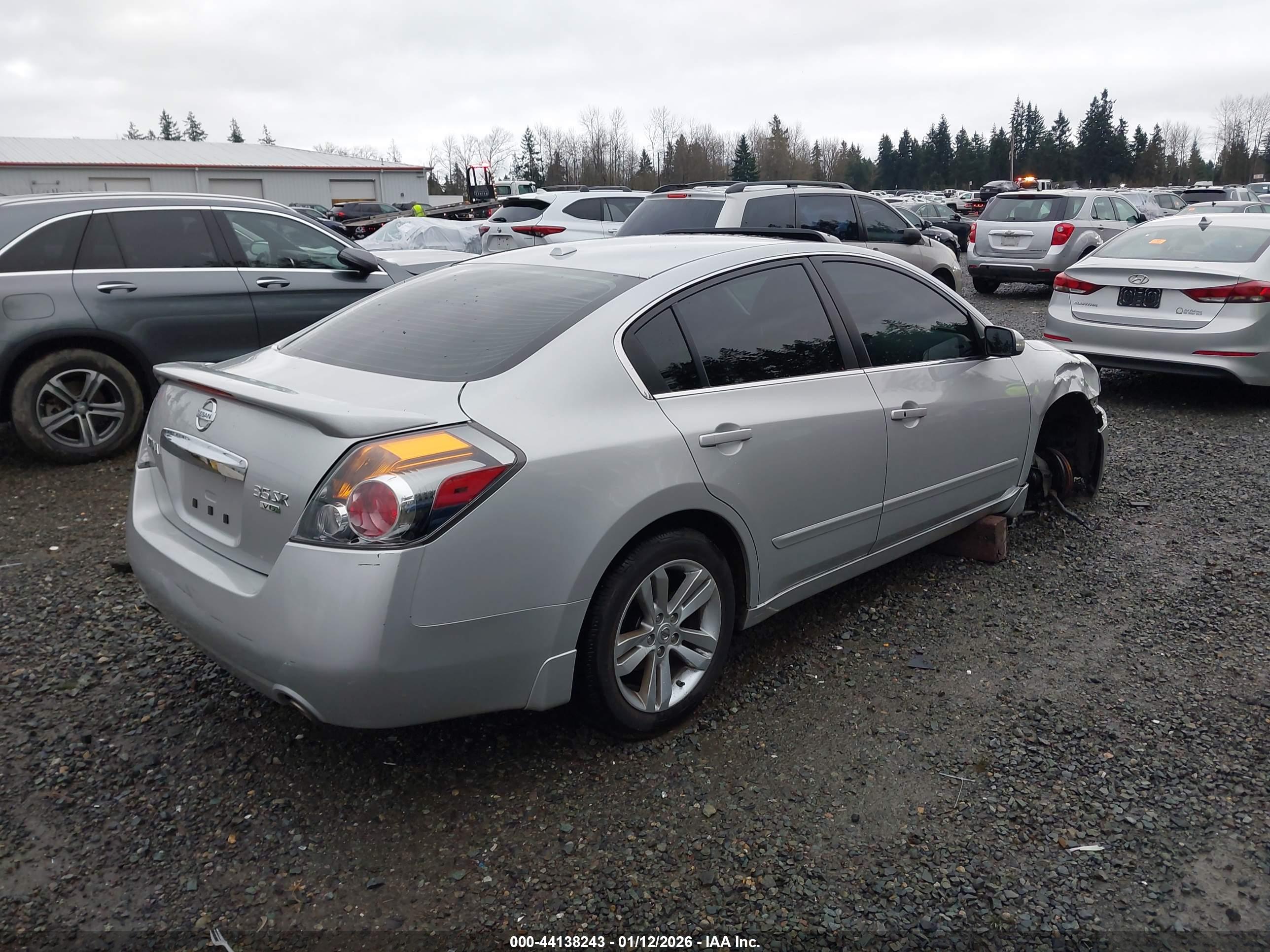 NISSAN ALTIMA image 4