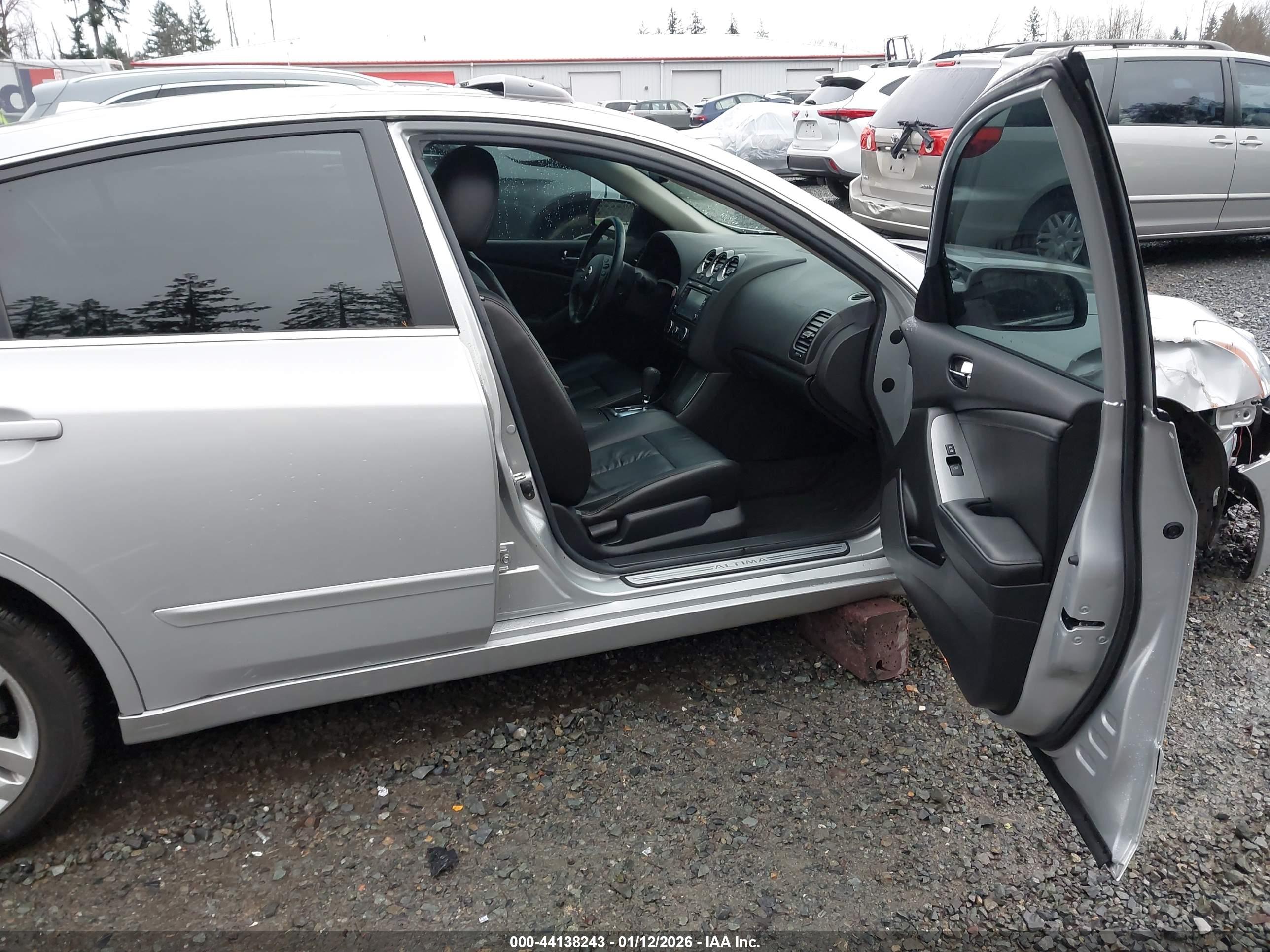 NISSAN ALTIMA image 5