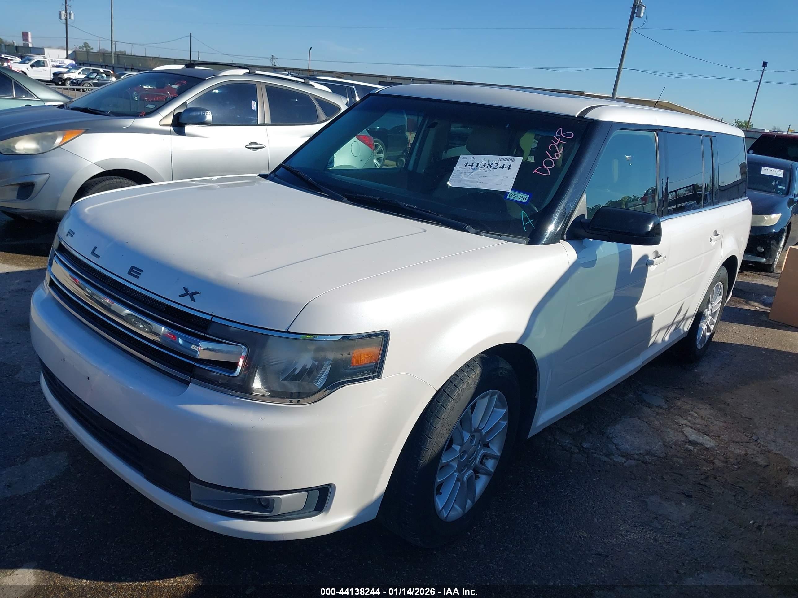 FORD FLEX image 2