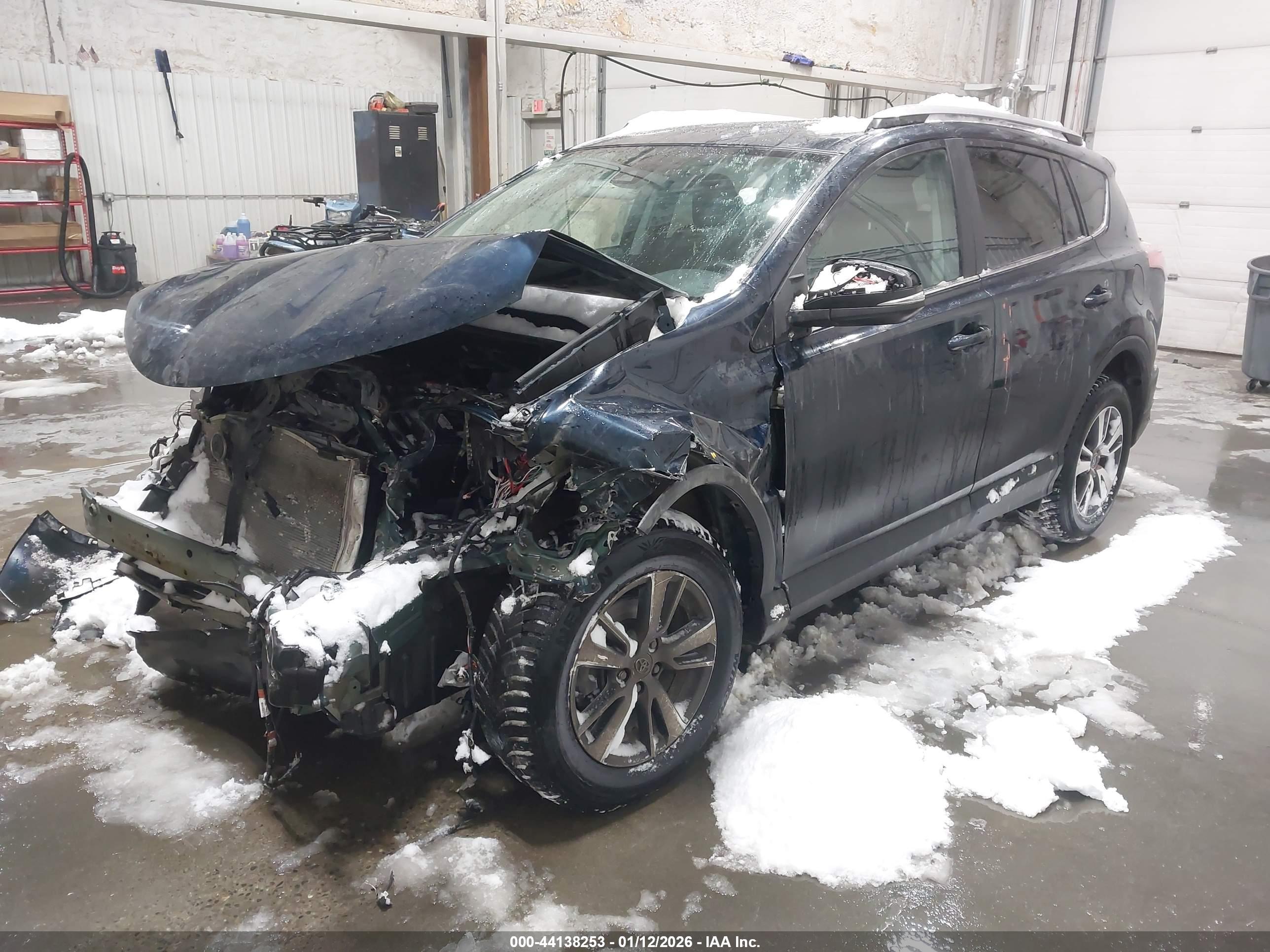 TOYOTA RAV4 image 2