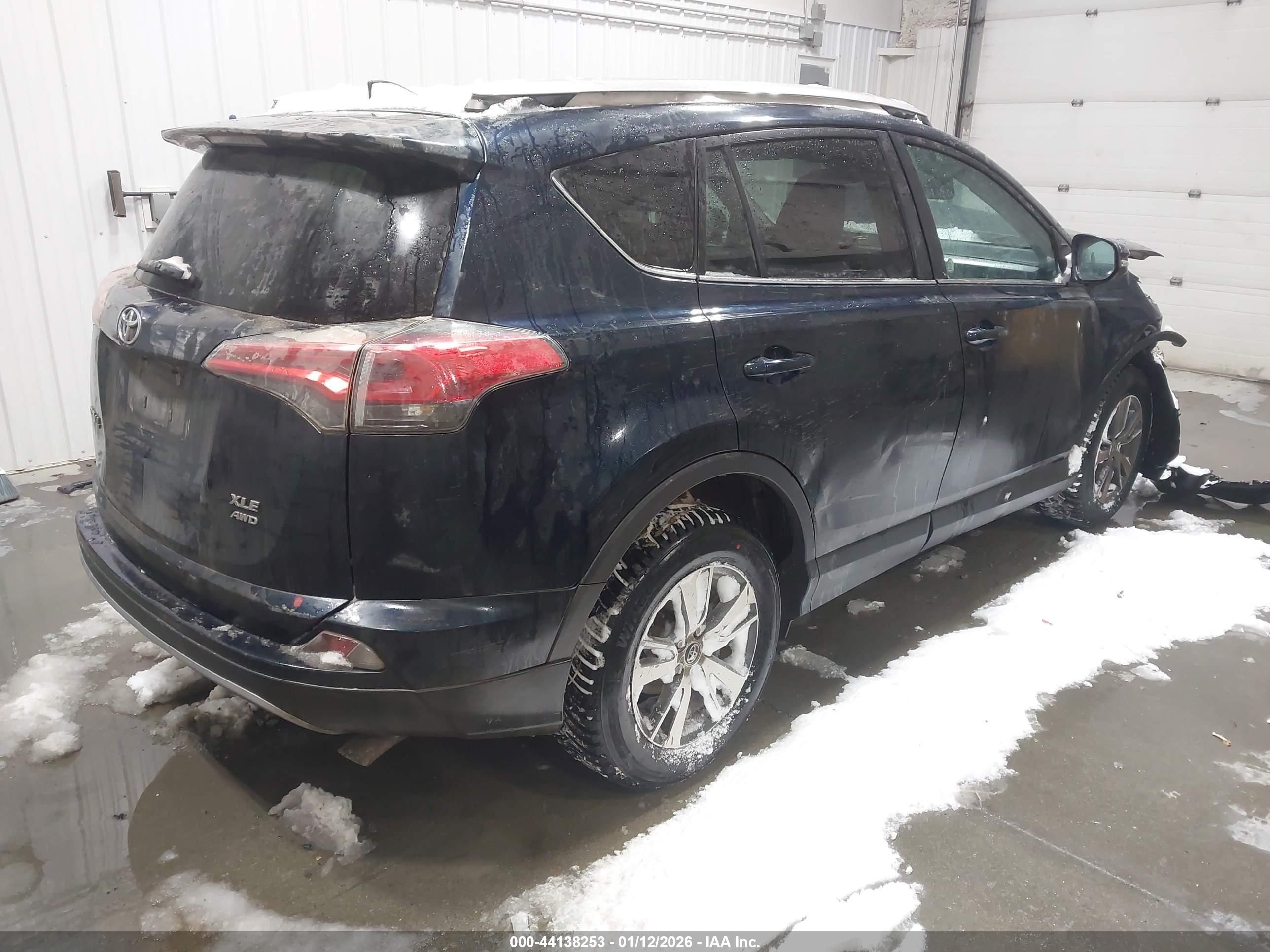 TOYOTA RAV4 image 4