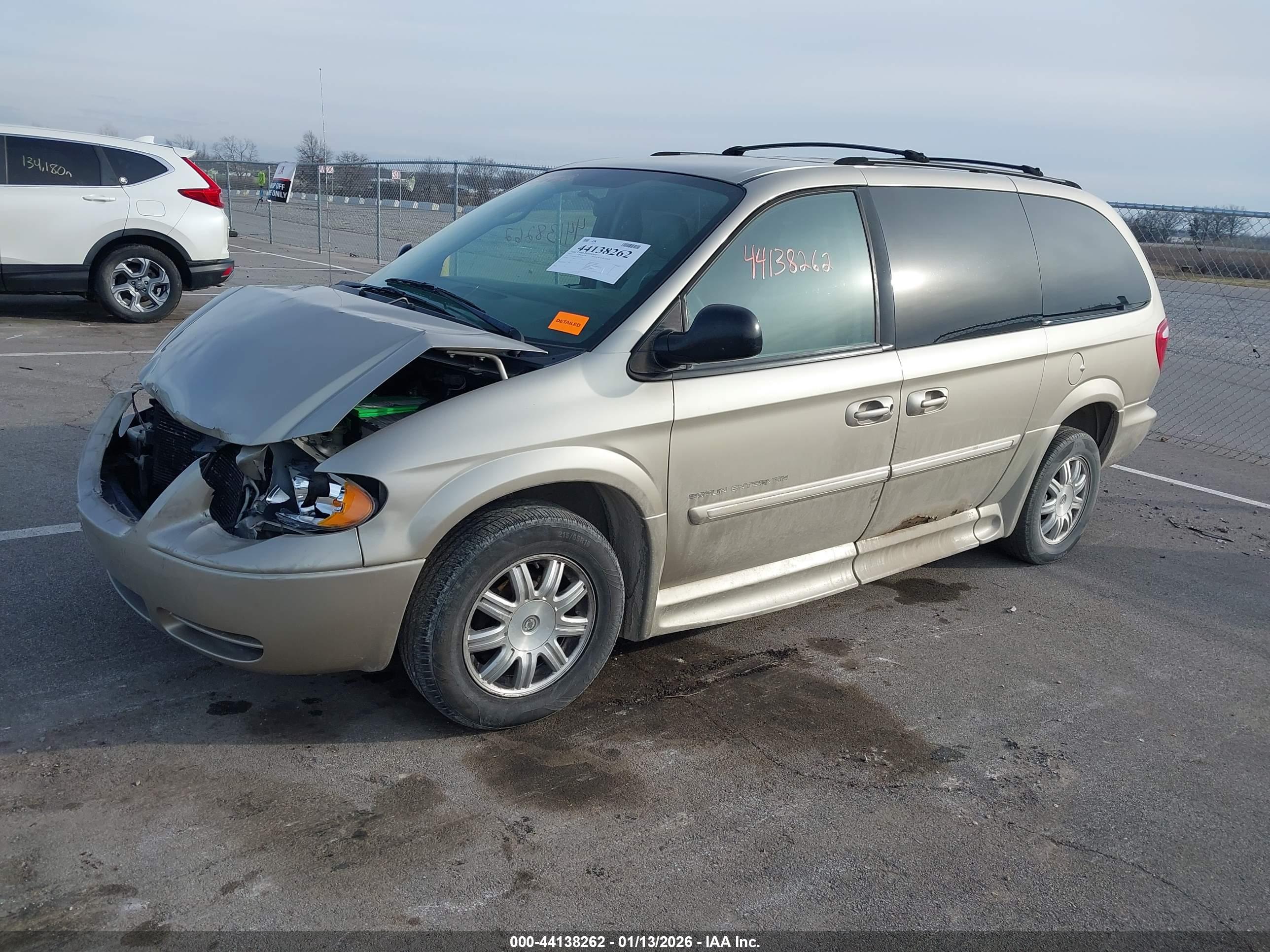 CHRYSLER TOWN image 2