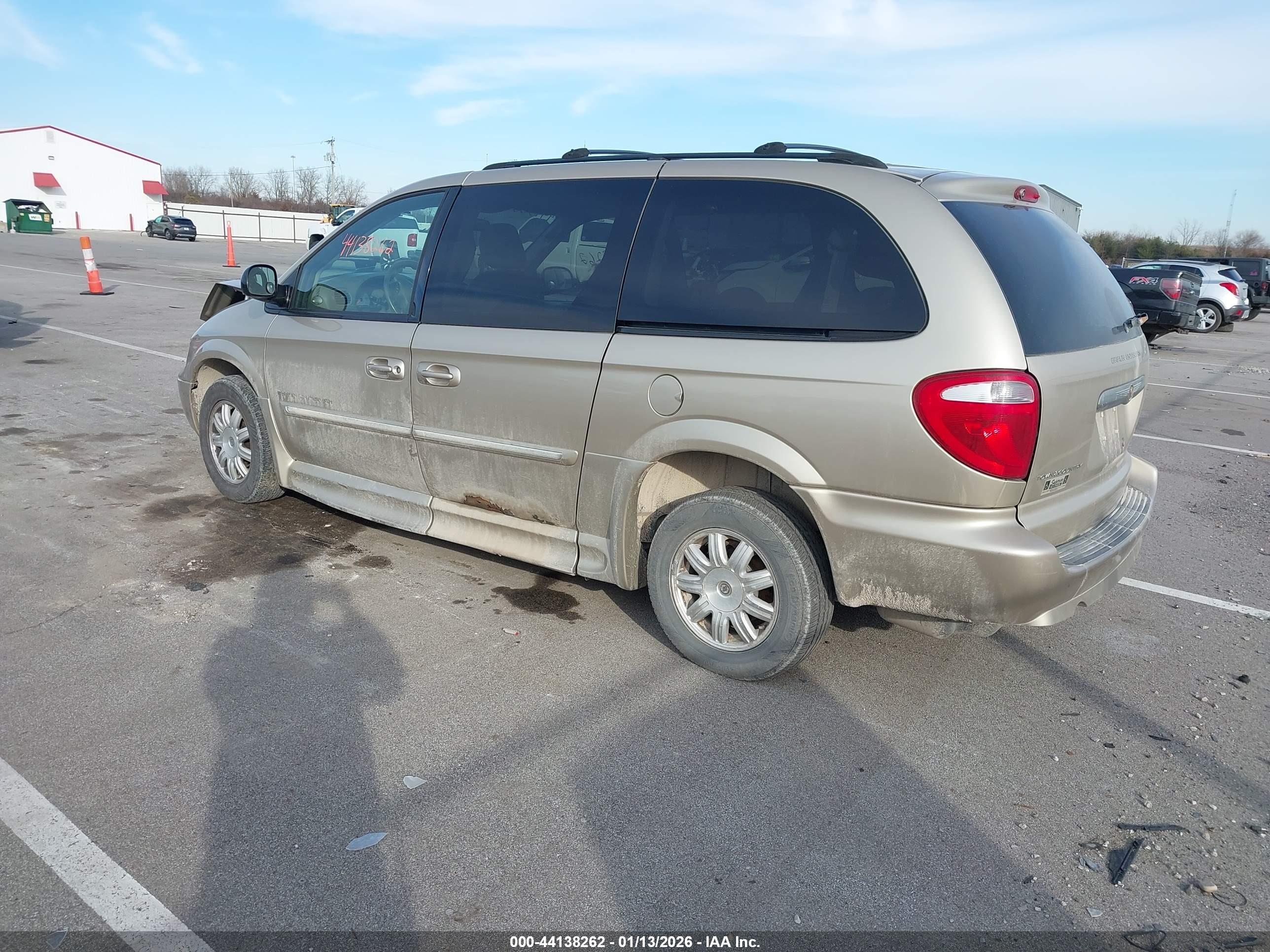CHRYSLER TOWN image 3