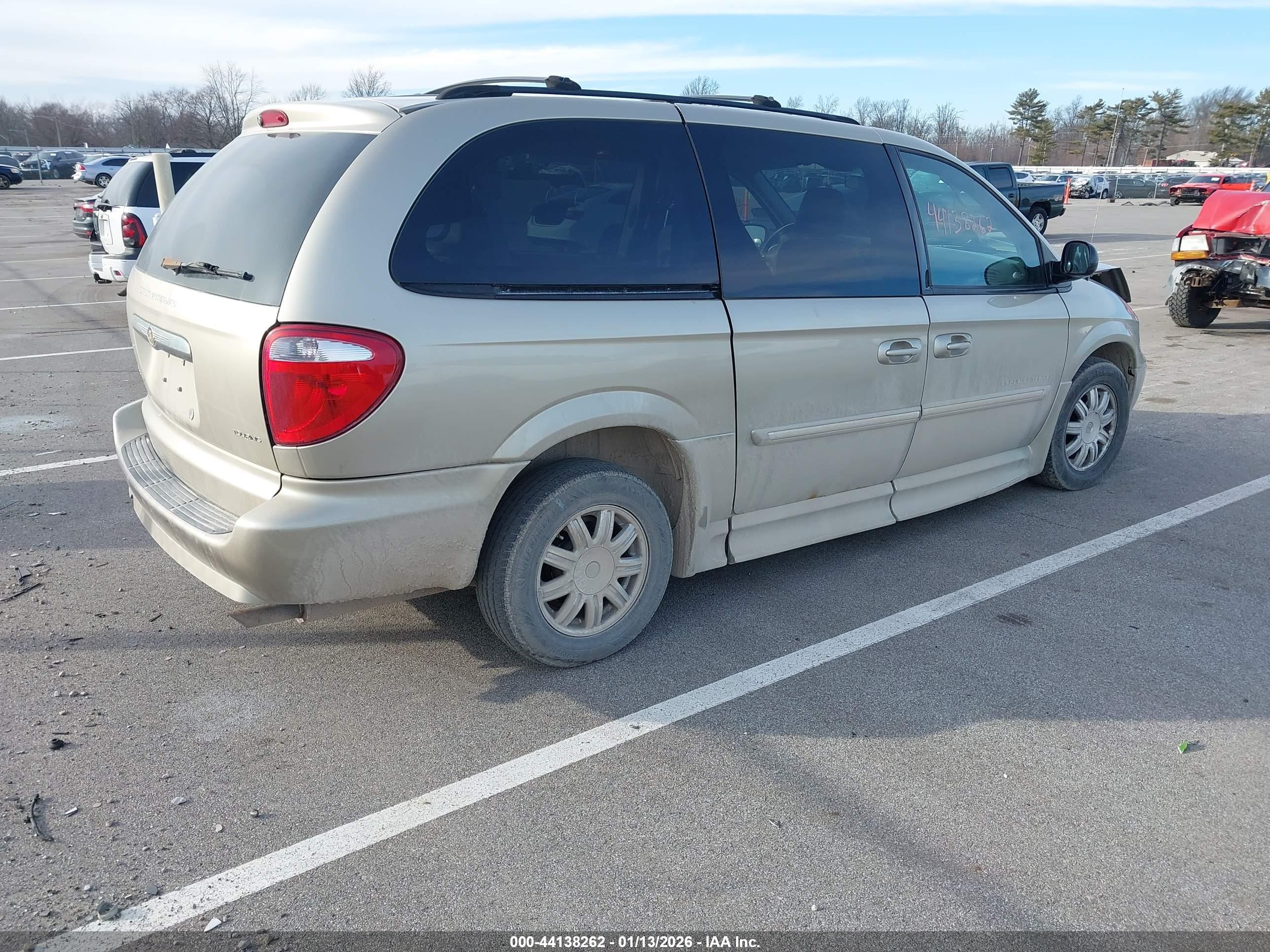 CHRYSLER TOWN image 4