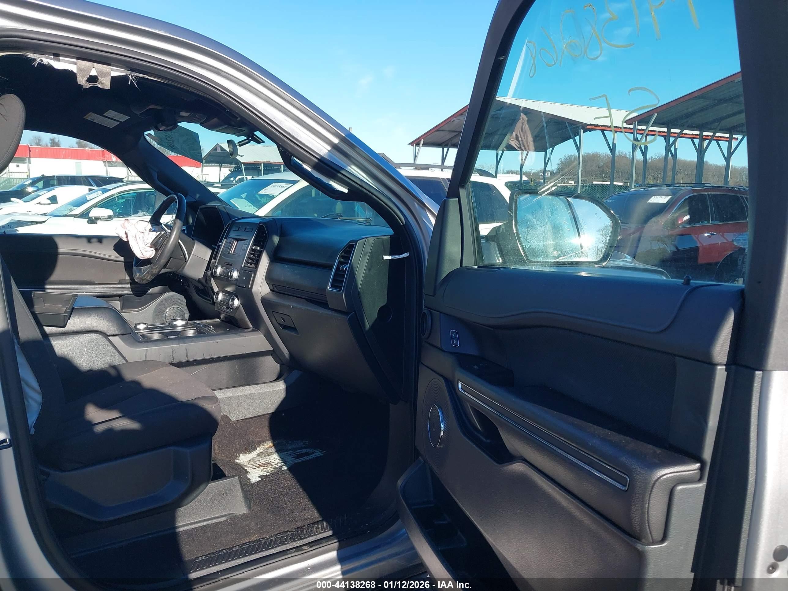 FORD EXPEDITION image 5