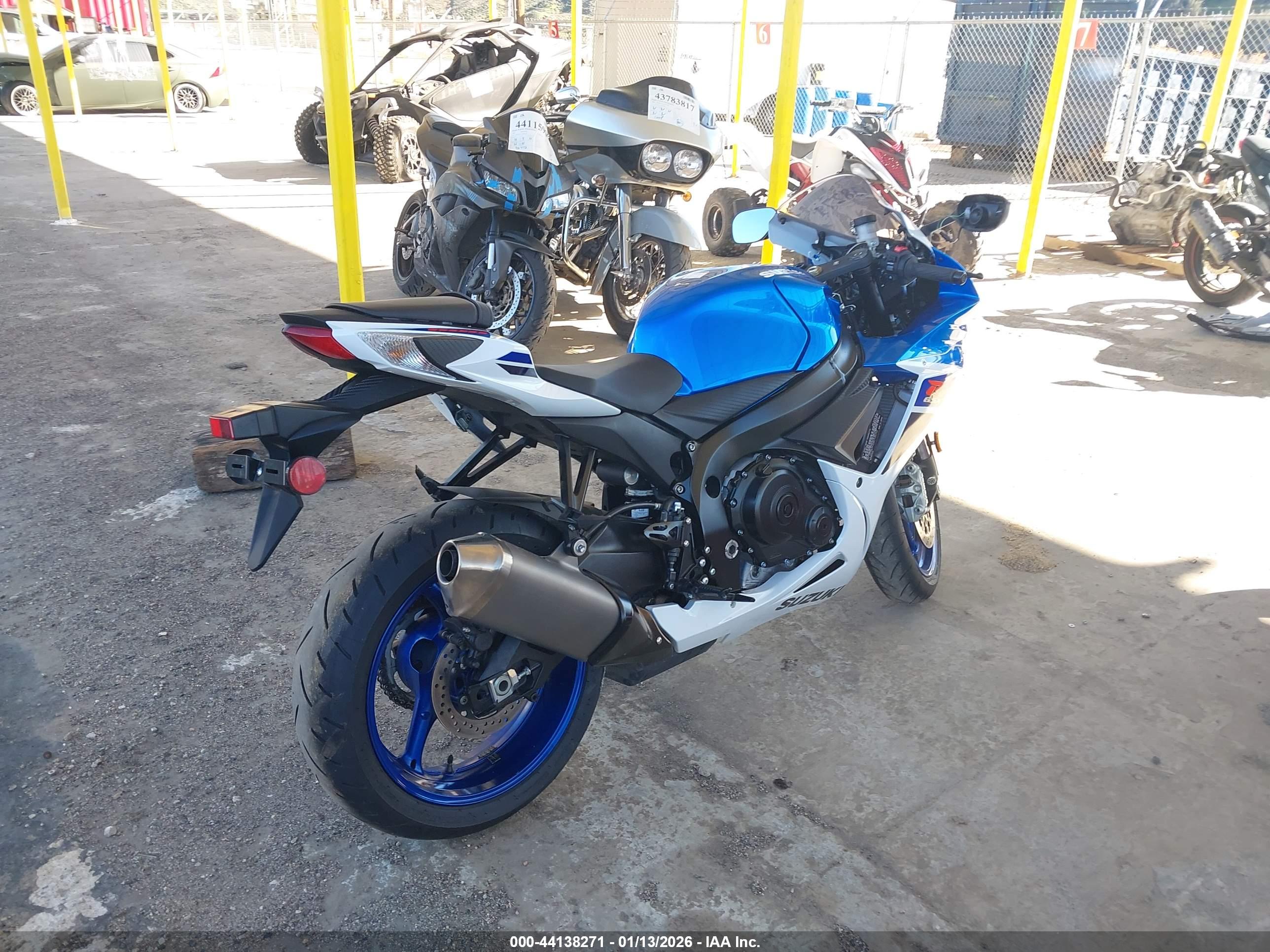 SUZUKI GSX-R600 image 4