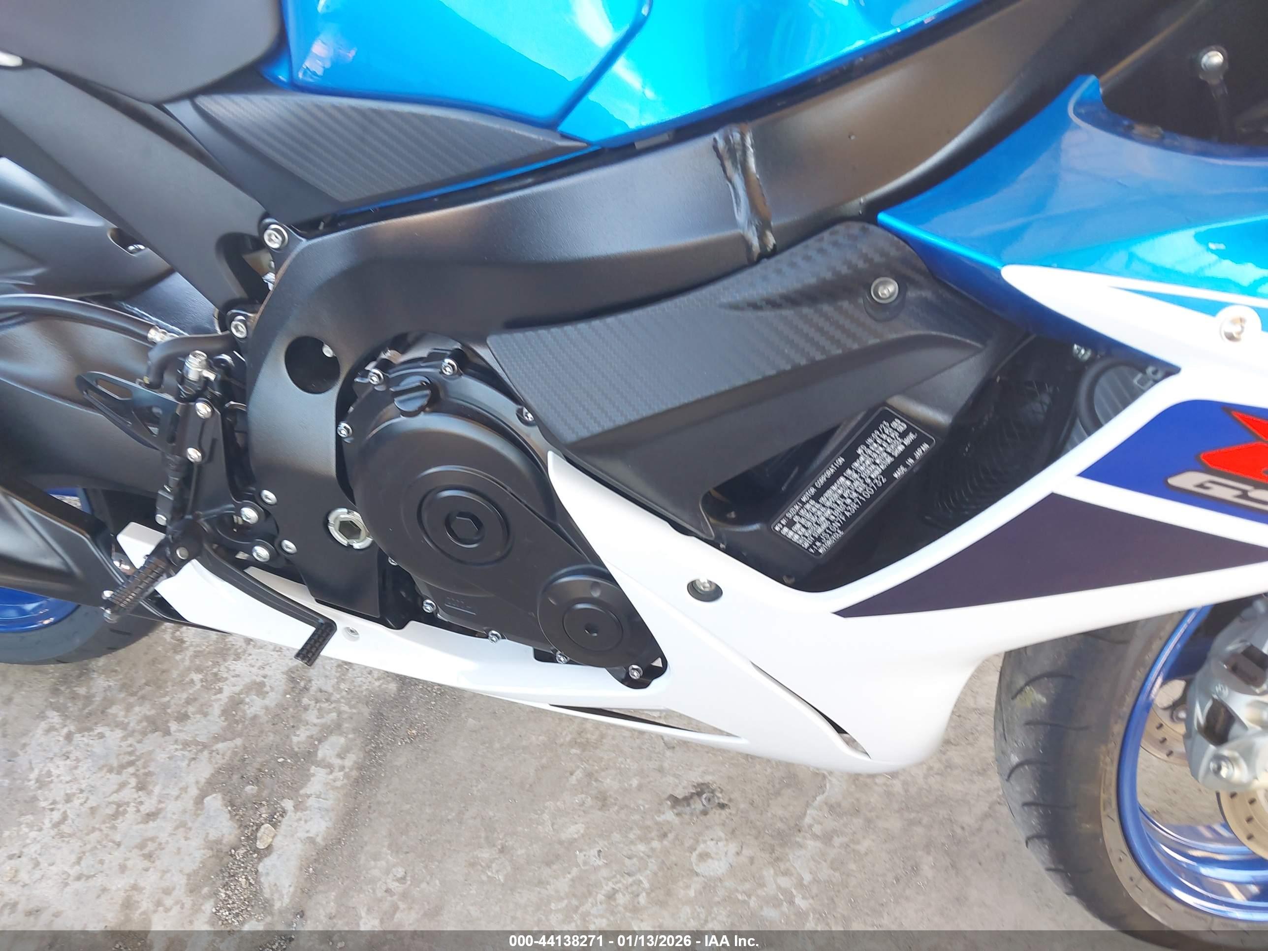 SUZUKI GSX-R600 image 8