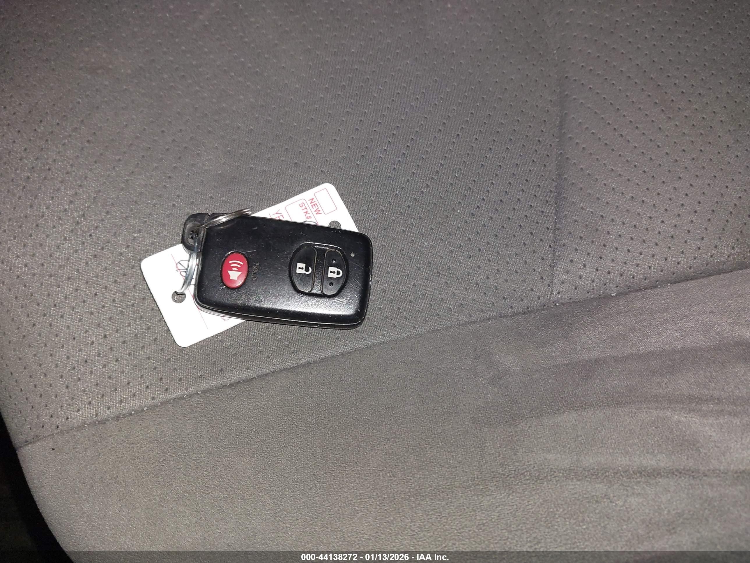 TOYOTA PRIUS image 11