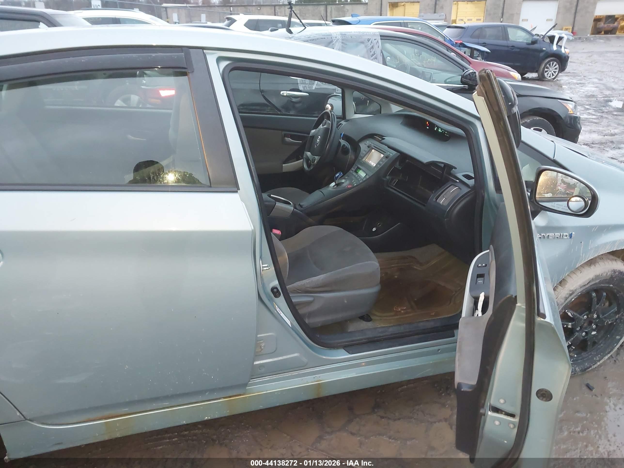 TOYOTA PRIUS image 5