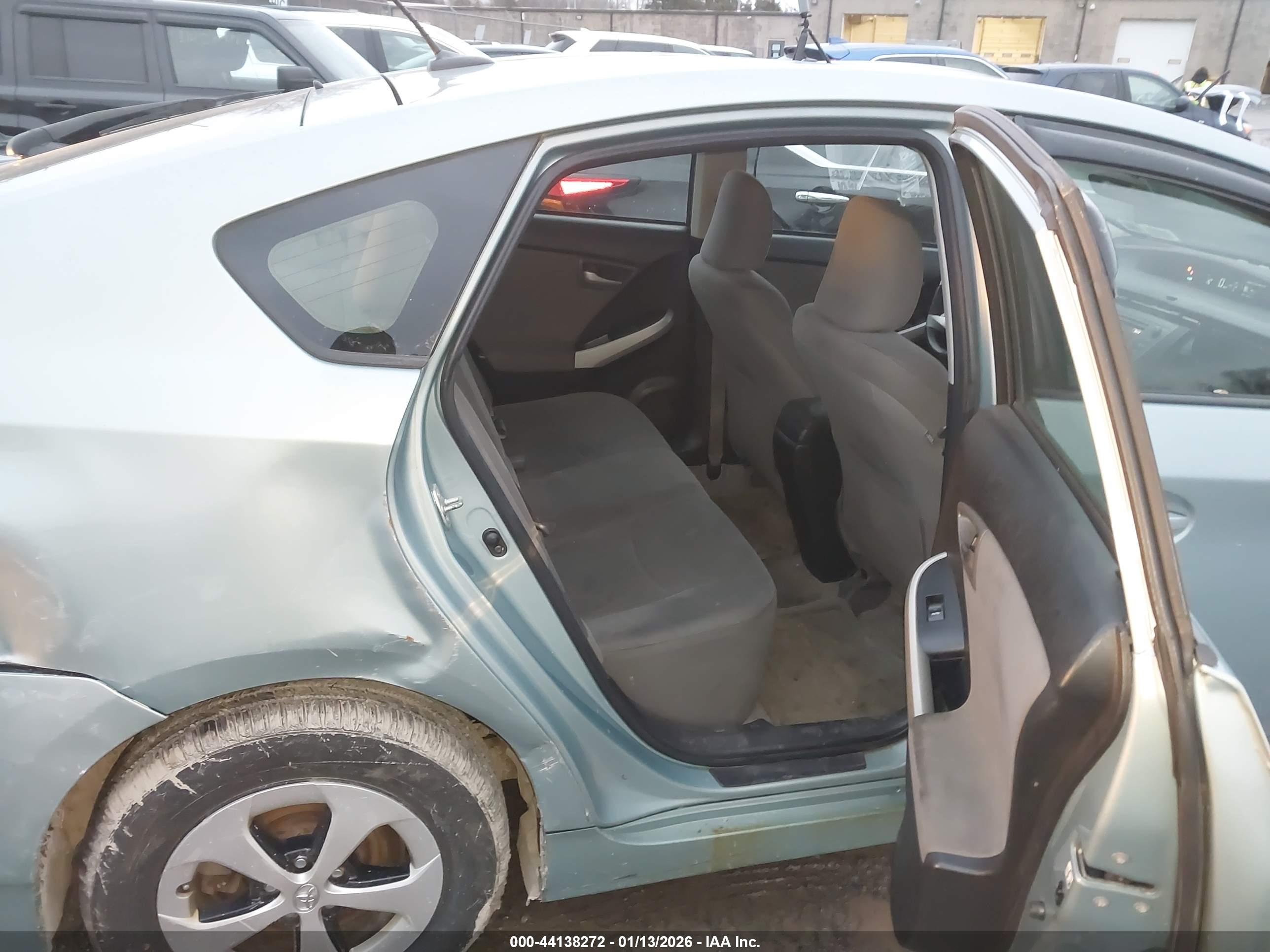 TOYOTA PRIUS image 8