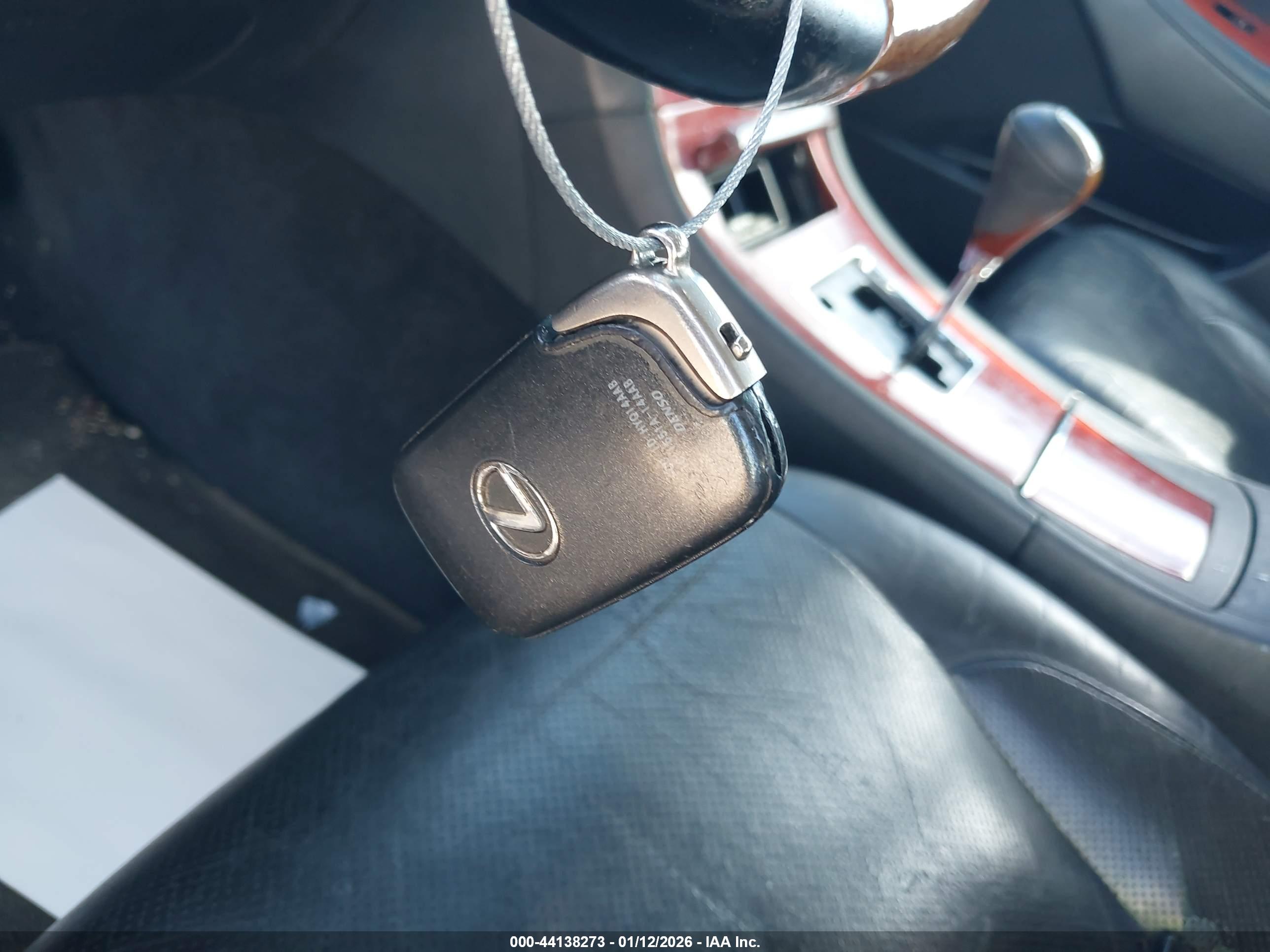 LEXUS ES image 11