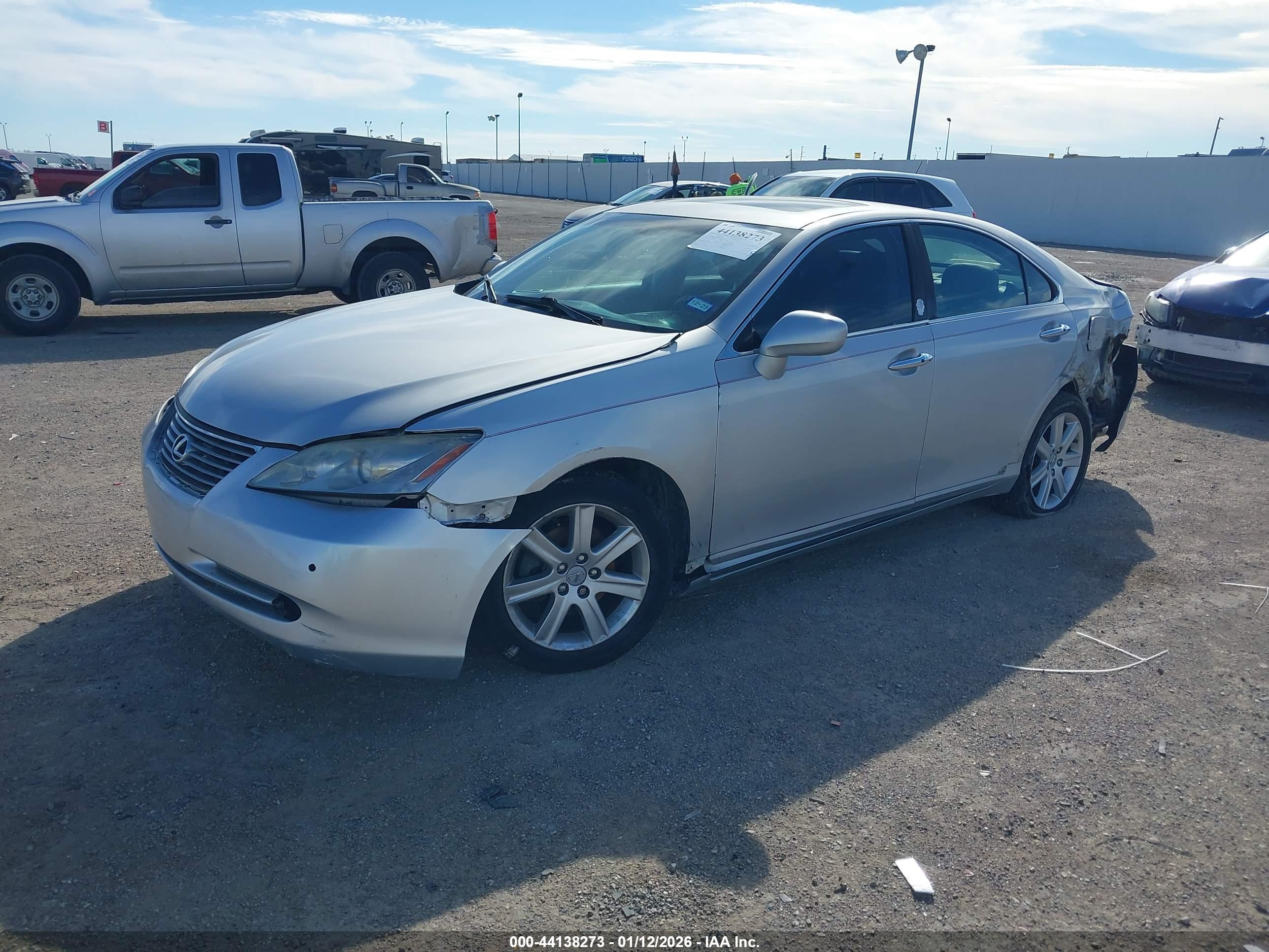 LEXUS ES image 2