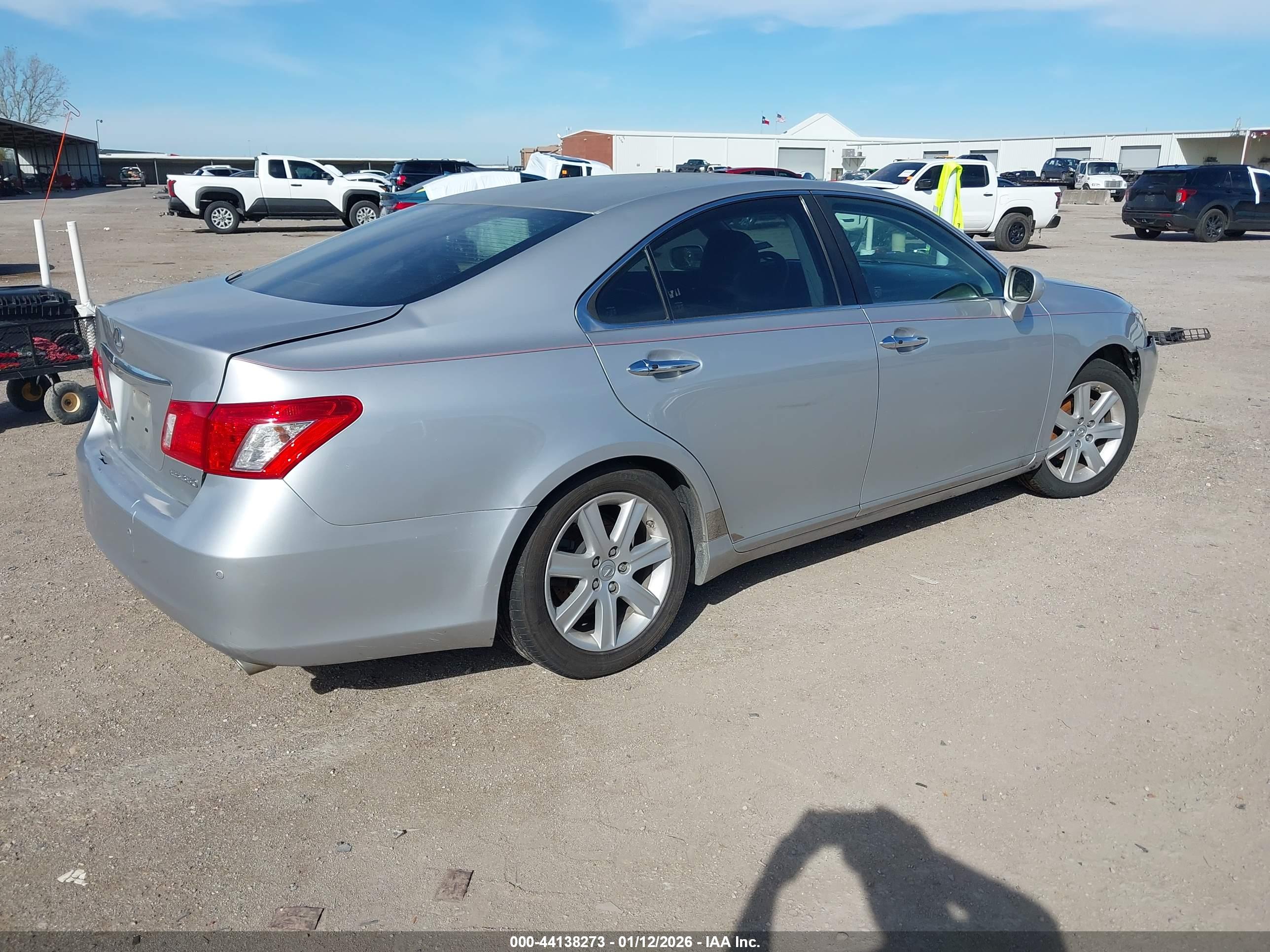 LEXUS ES image 4