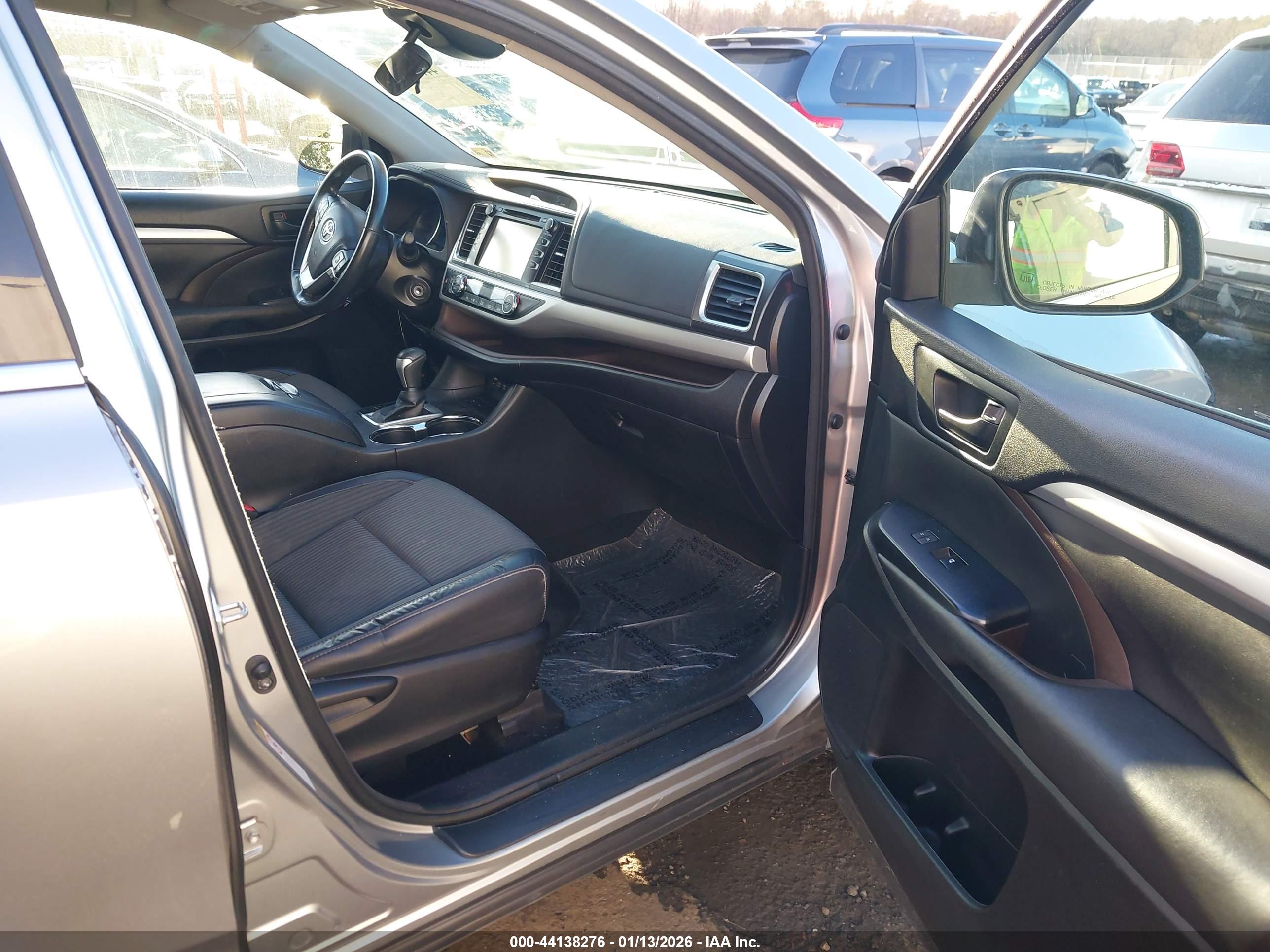 TOYOTA HIGHLANDER image 5