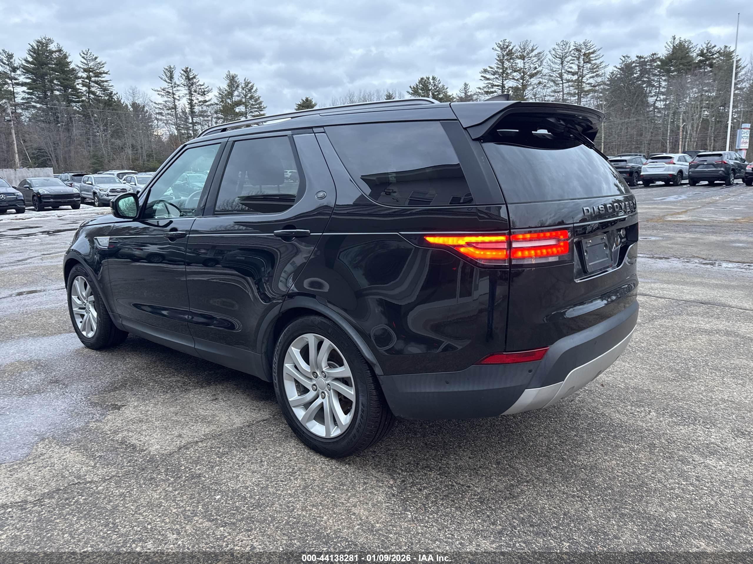 LAND ROVER image 3