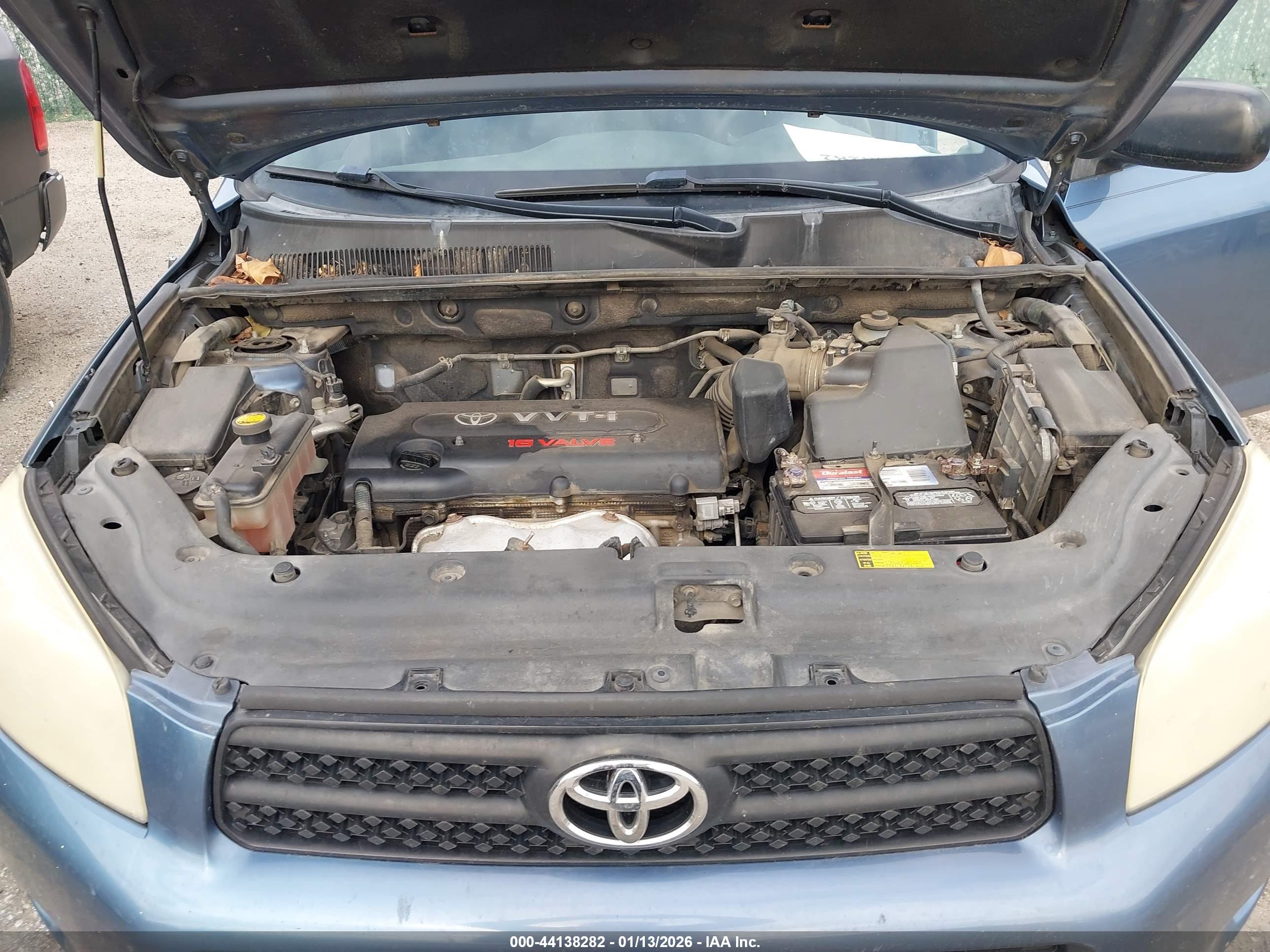 TOYOTA RAV4 image 10