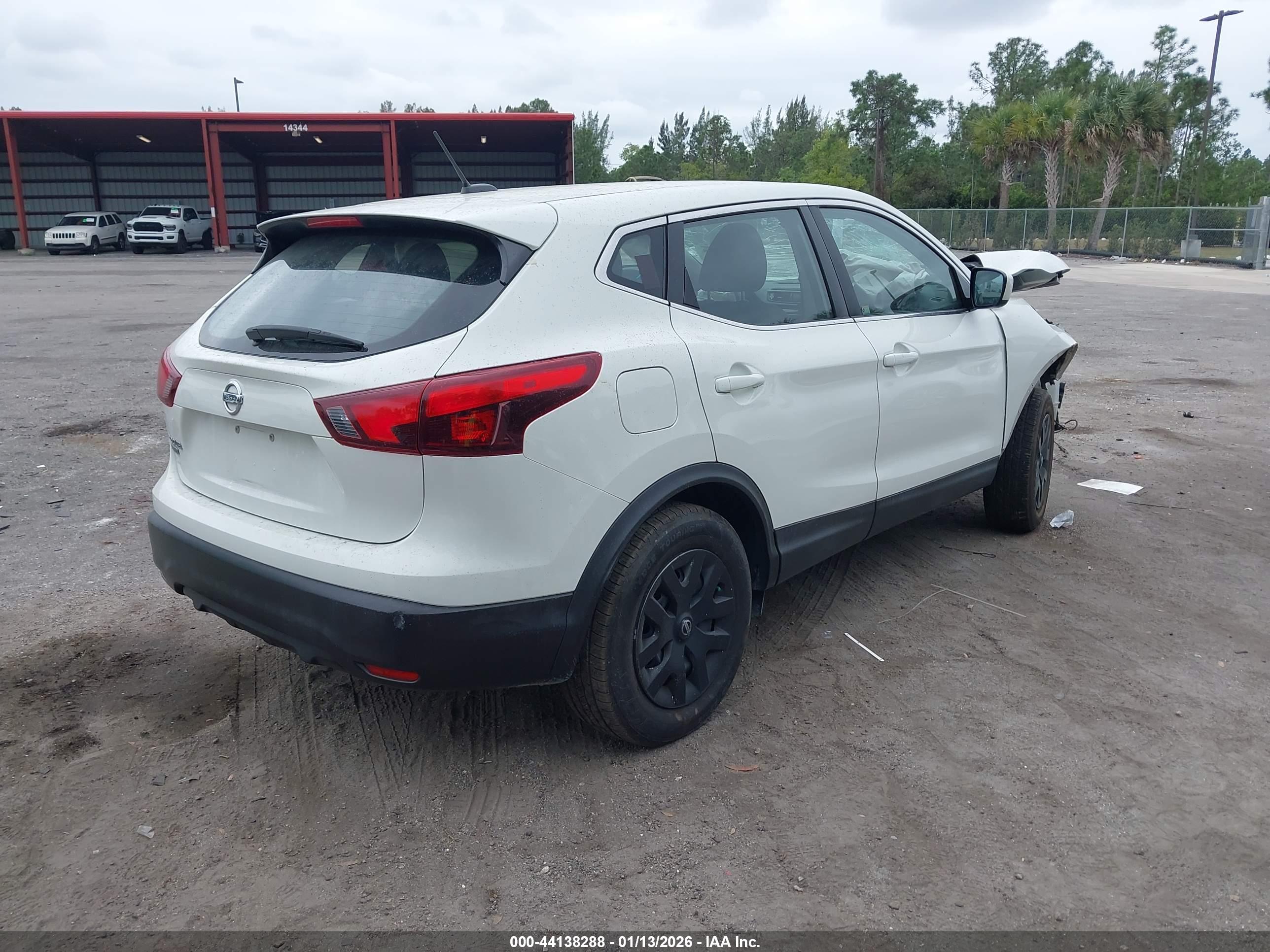NISSAN ROGUE image 4