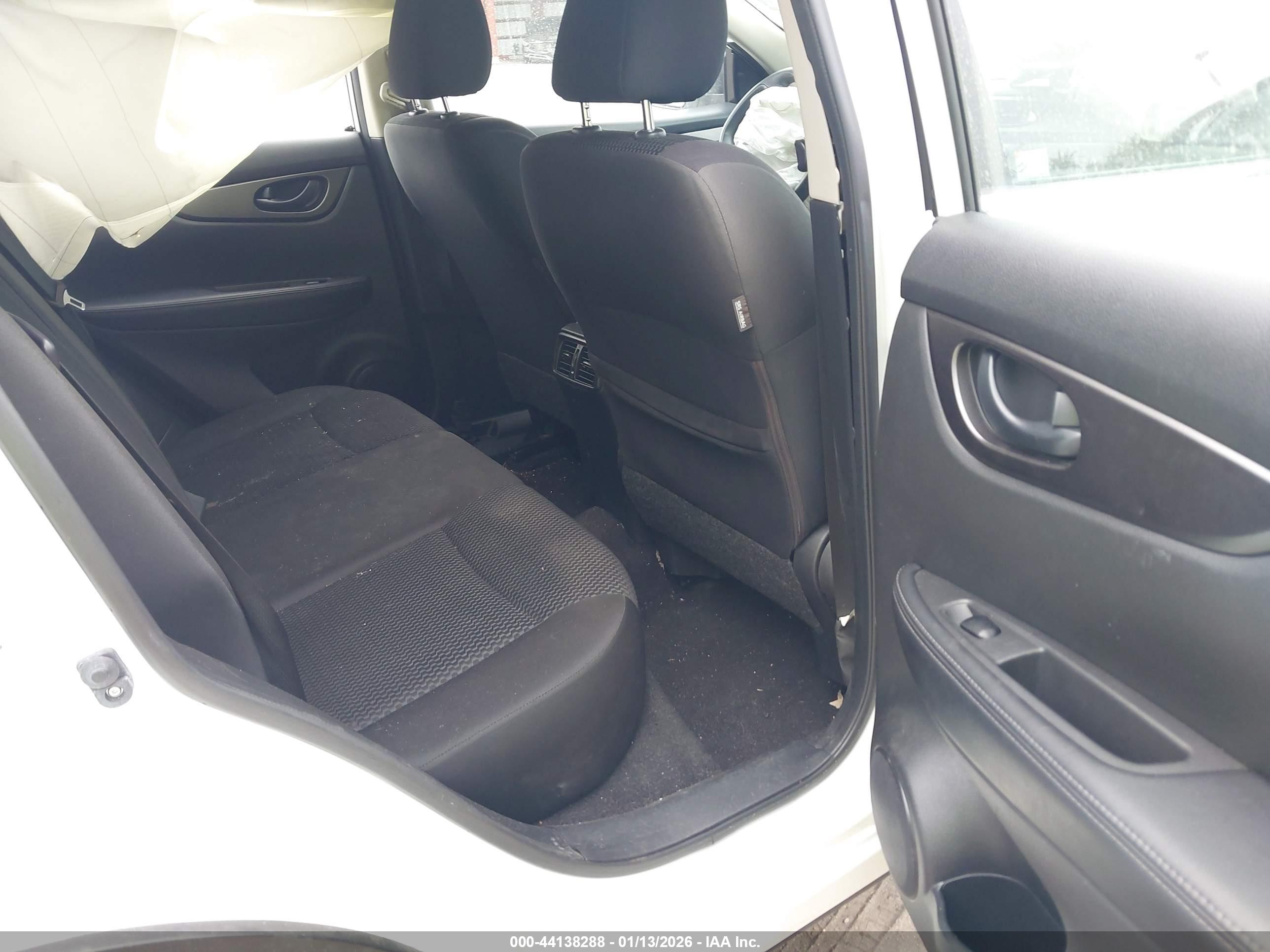 NISSAN ROGUE image 8