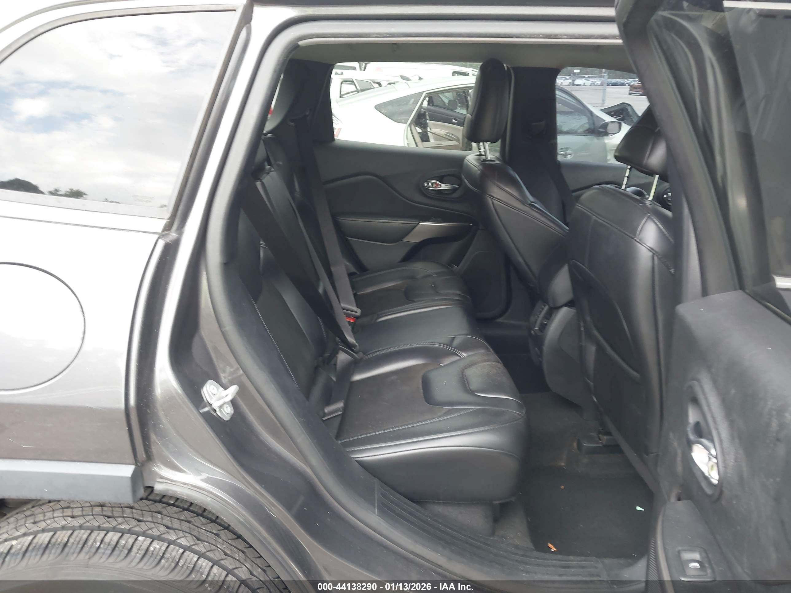 JEEP CHEROKEE image 8