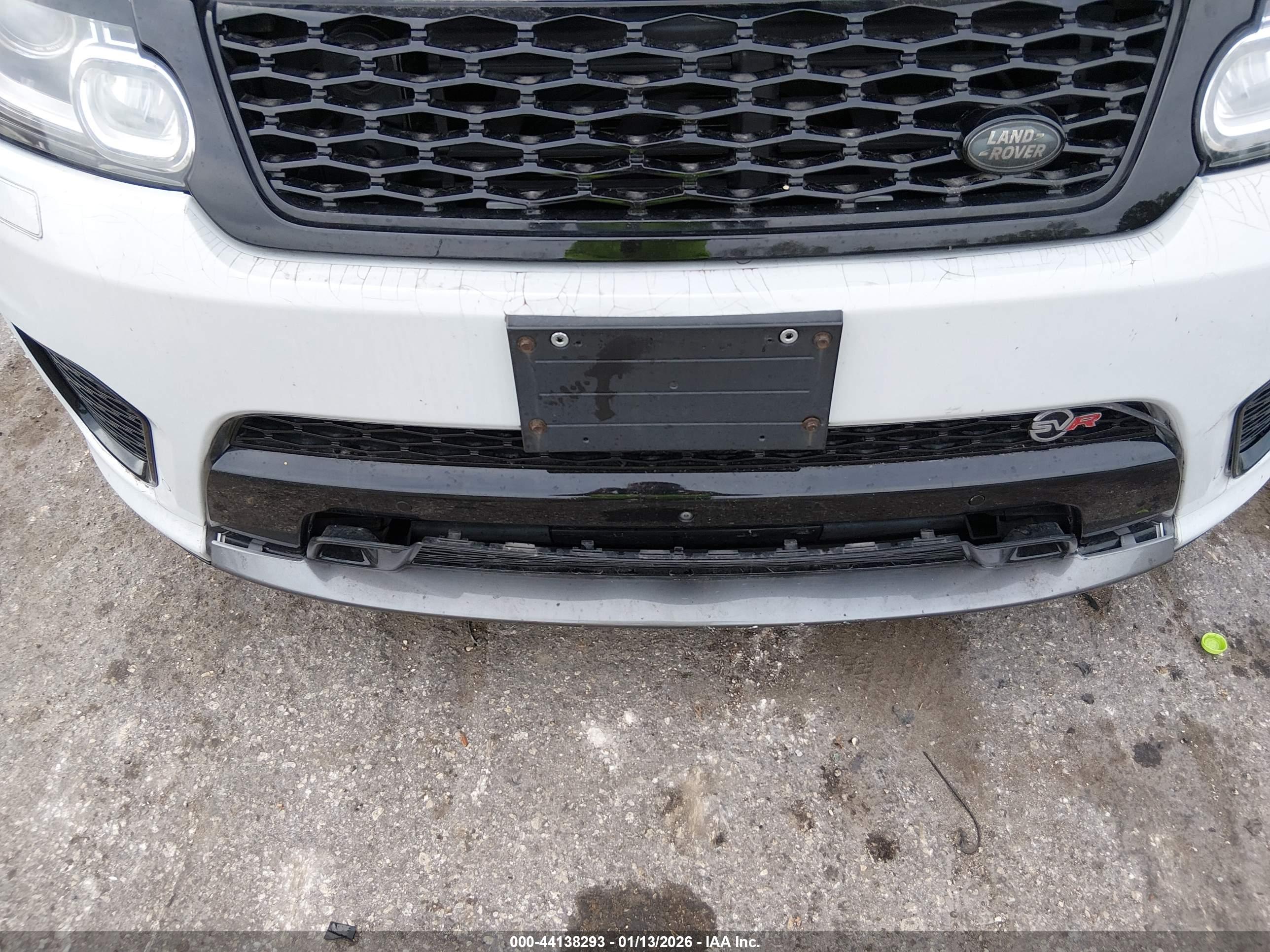 LAND ROVER image 6