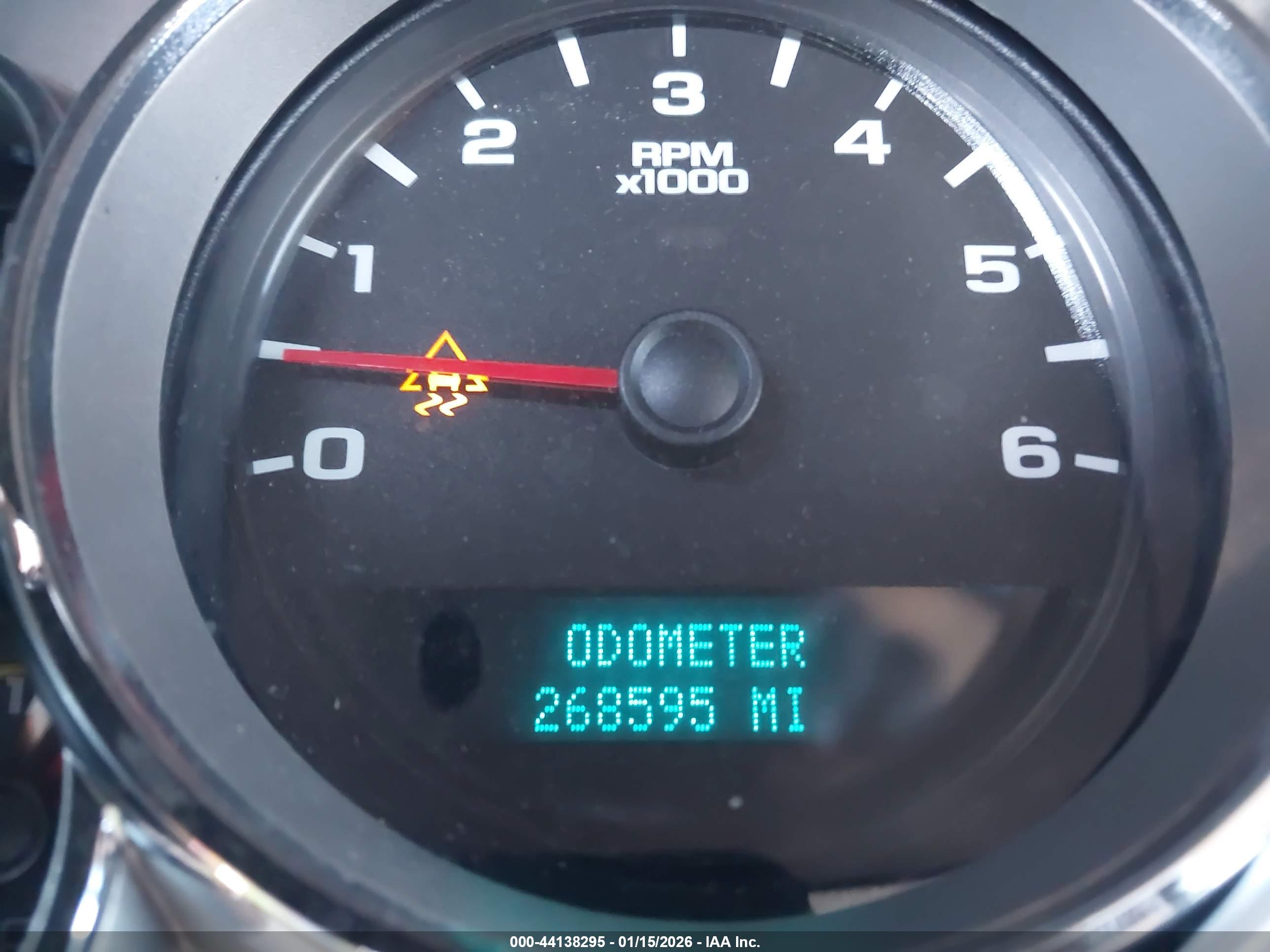 CHEVROLET SILVERADO image 7