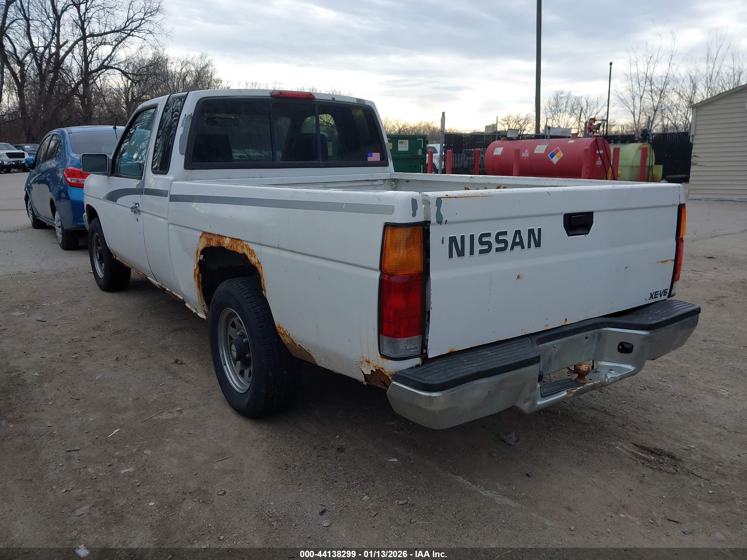NISSAN TRUCK image 3