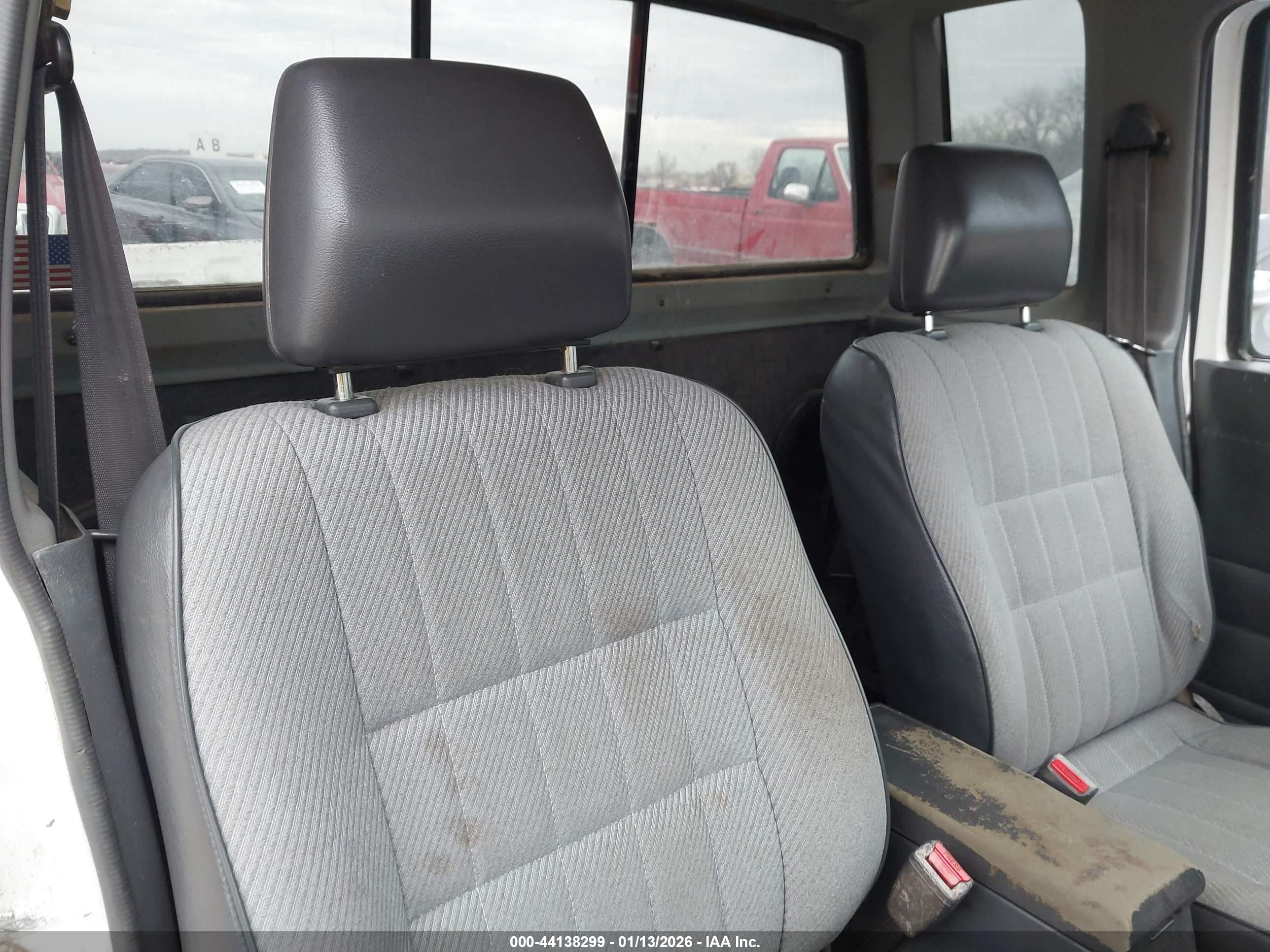 NISSAN TRUCK image 8