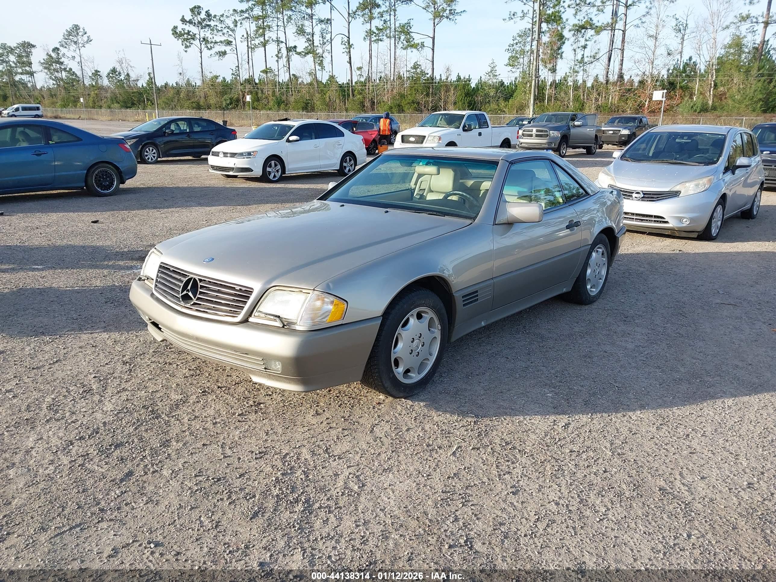 MERCEDES-BENZ SL image 2