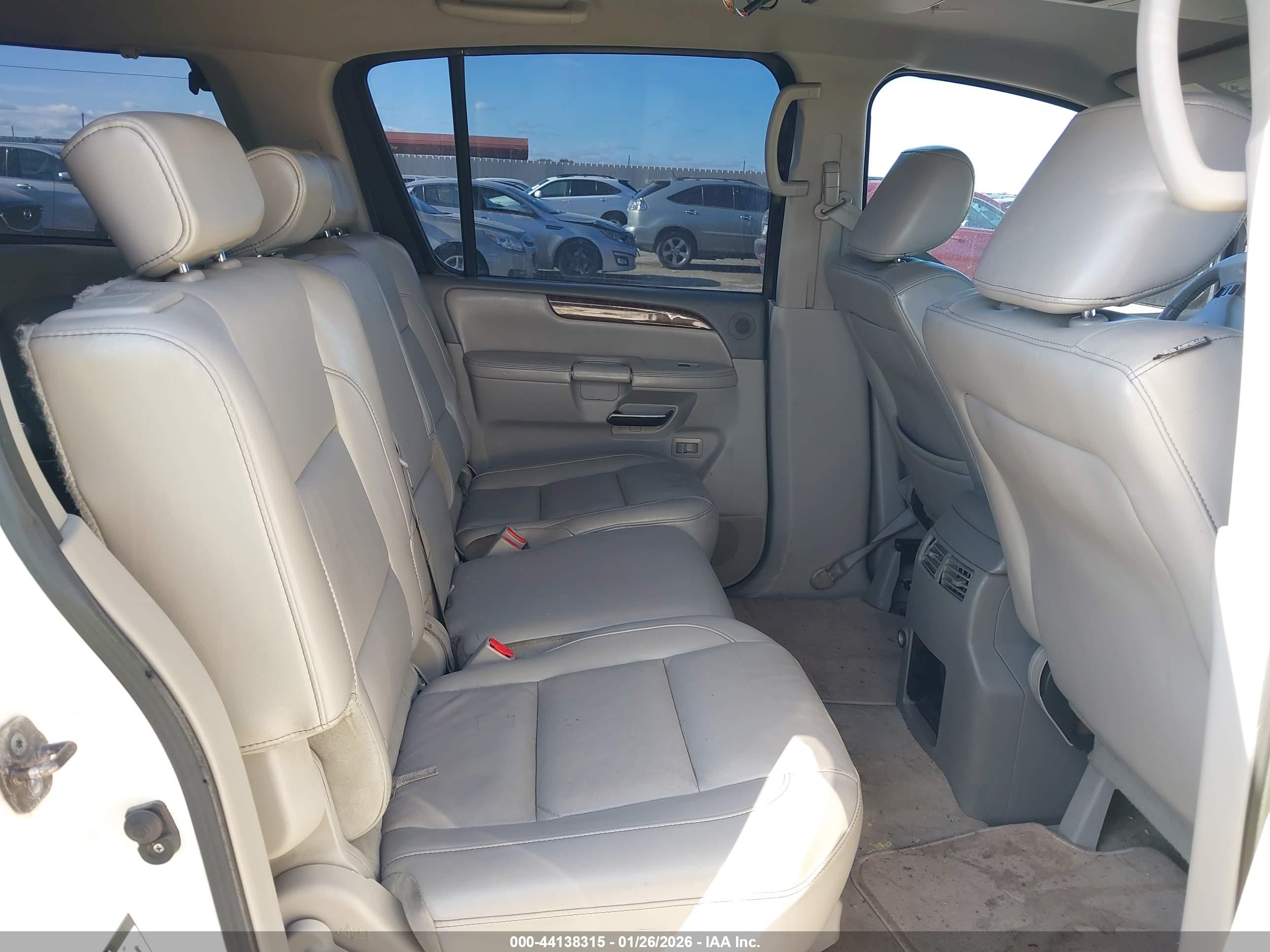 NISSAN ARMADA image 8