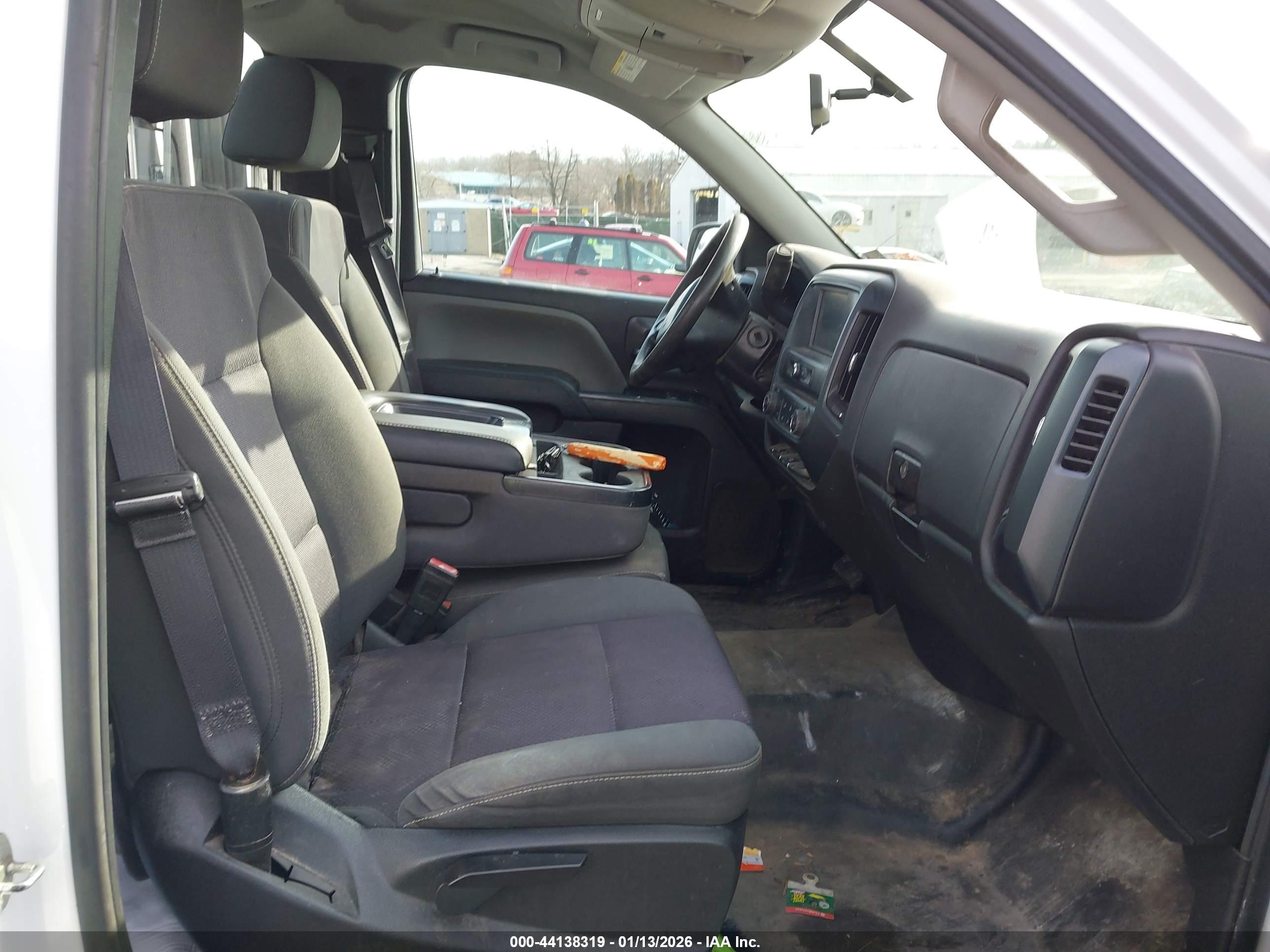 CHEVROLET SILVERADO image 5