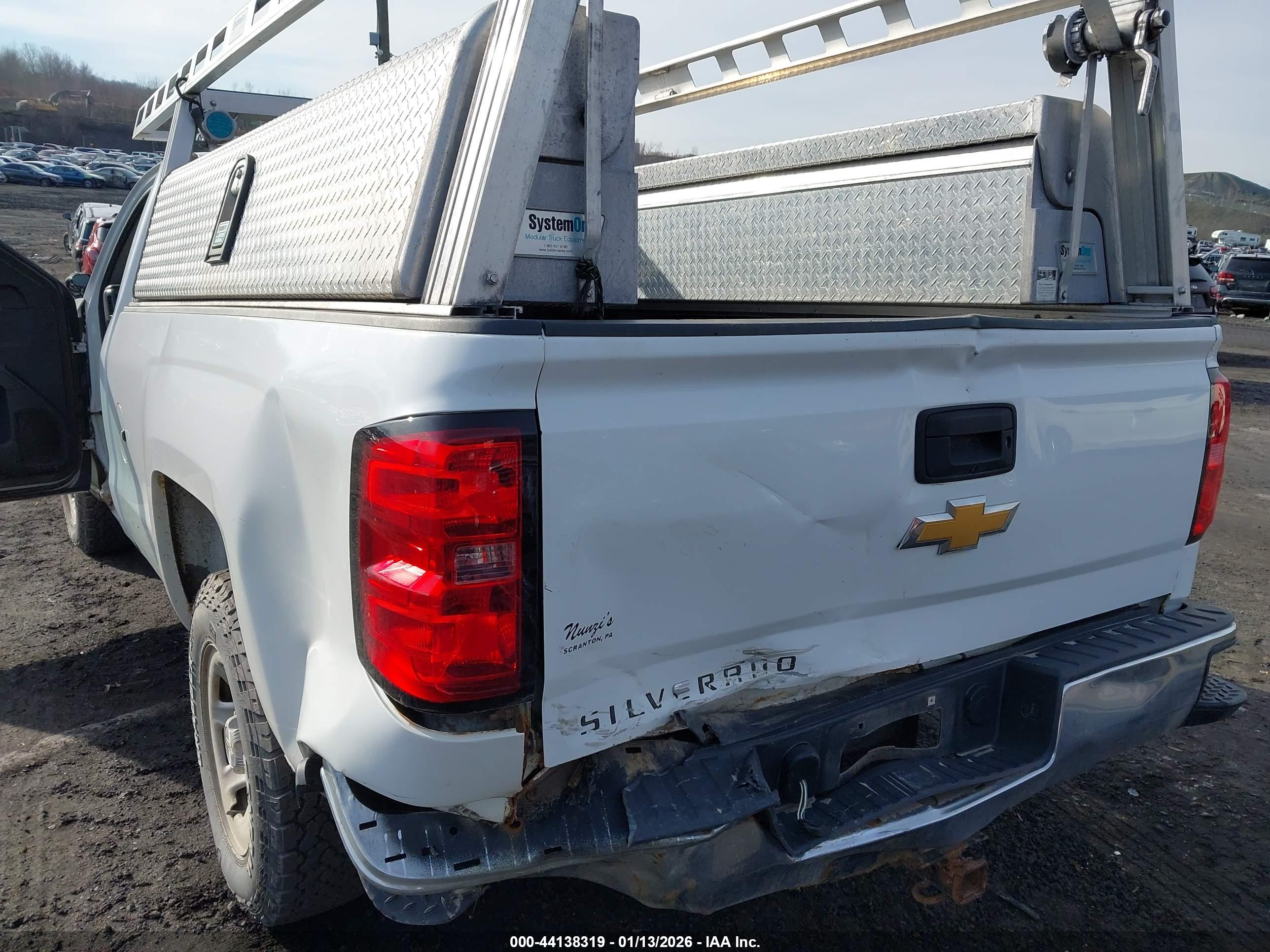 CHEVROLET SILVERADO image 6