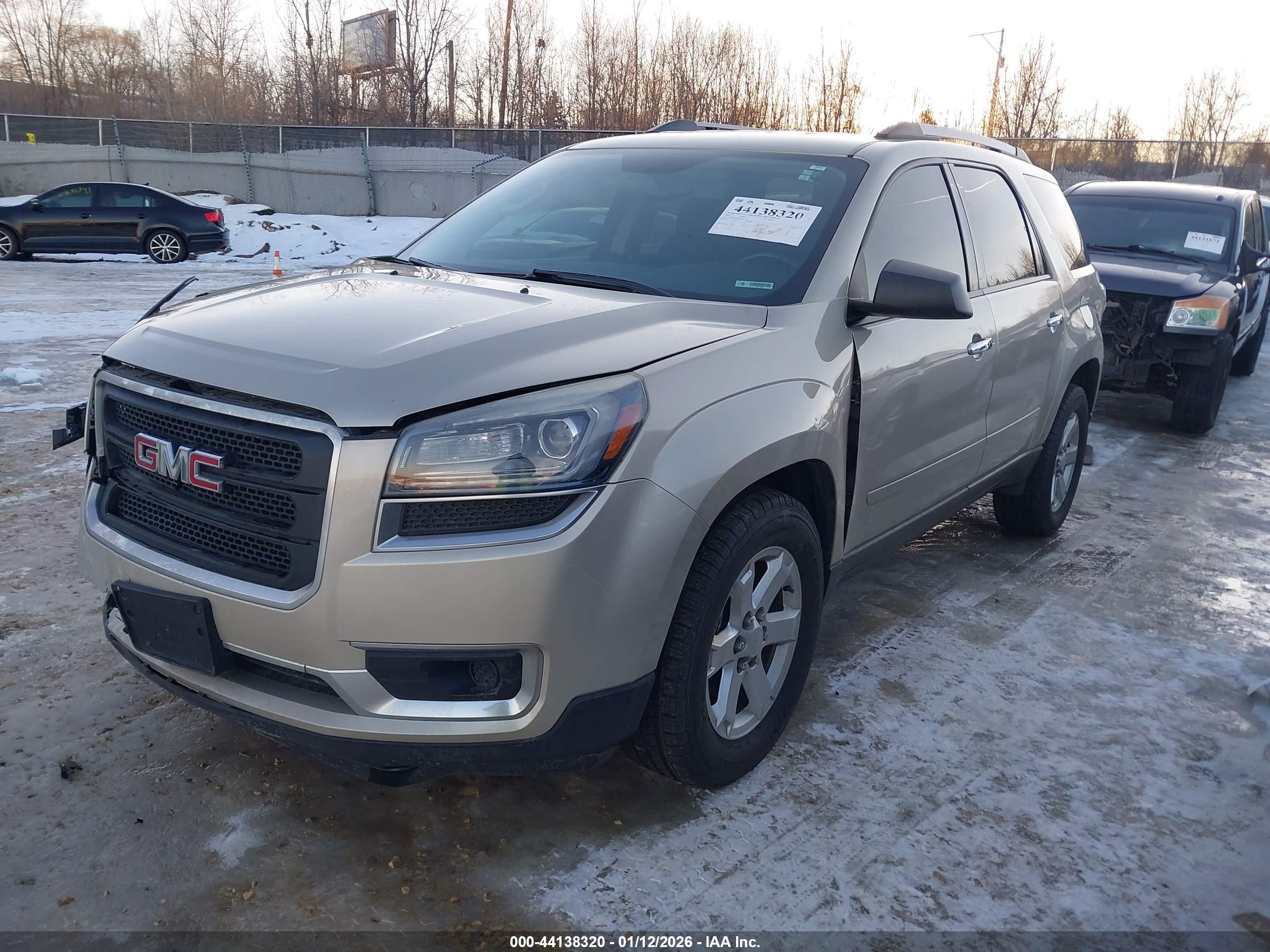 GMC ACADIA image 2
