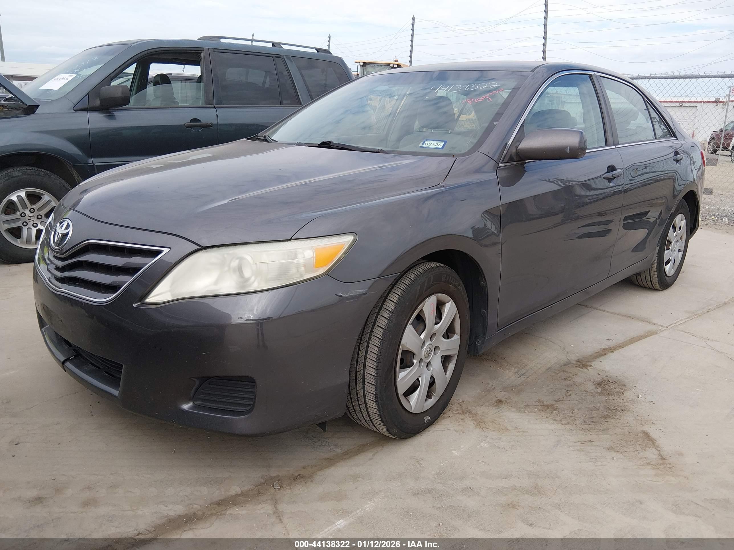 TOYOTA CAMRY image 2