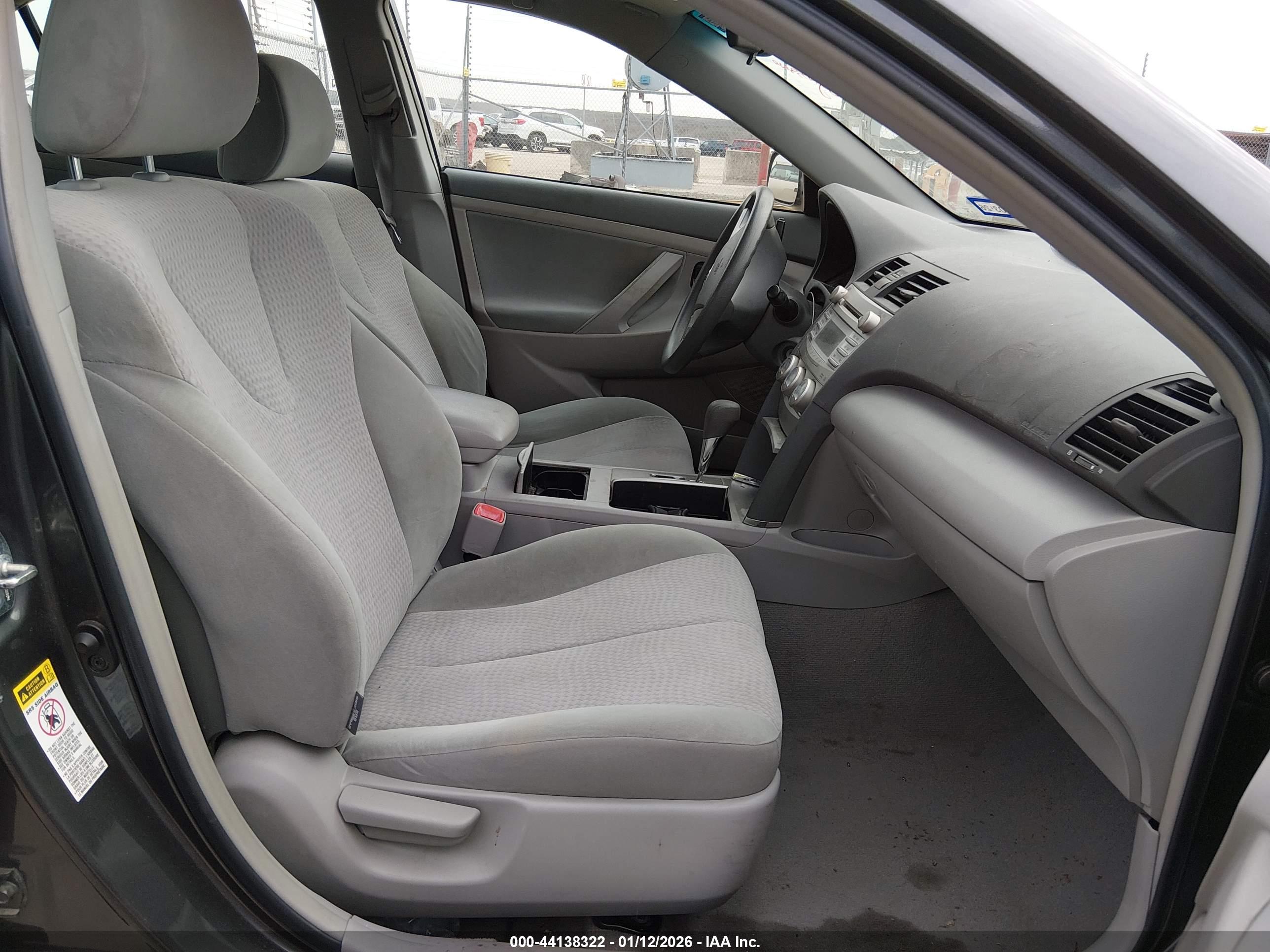TOYOTA CAMRY image 5