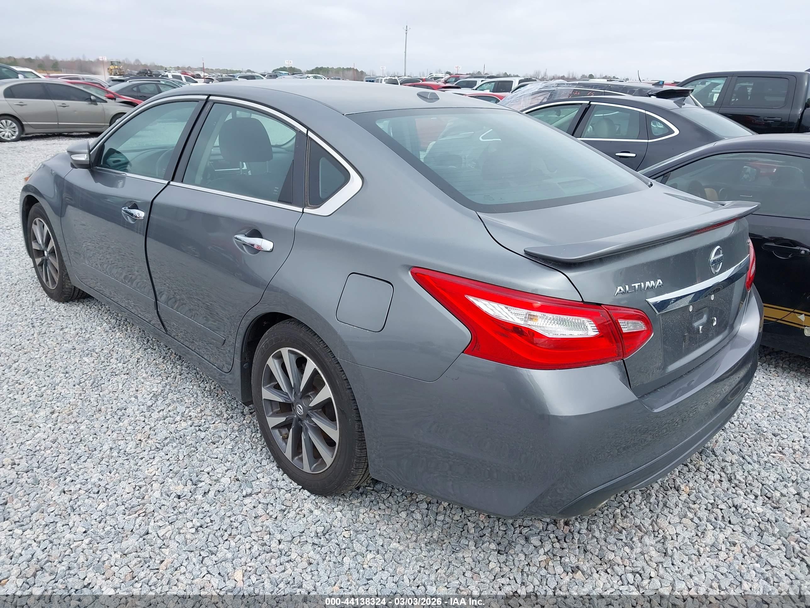 NISSAN ALTIMA image 3