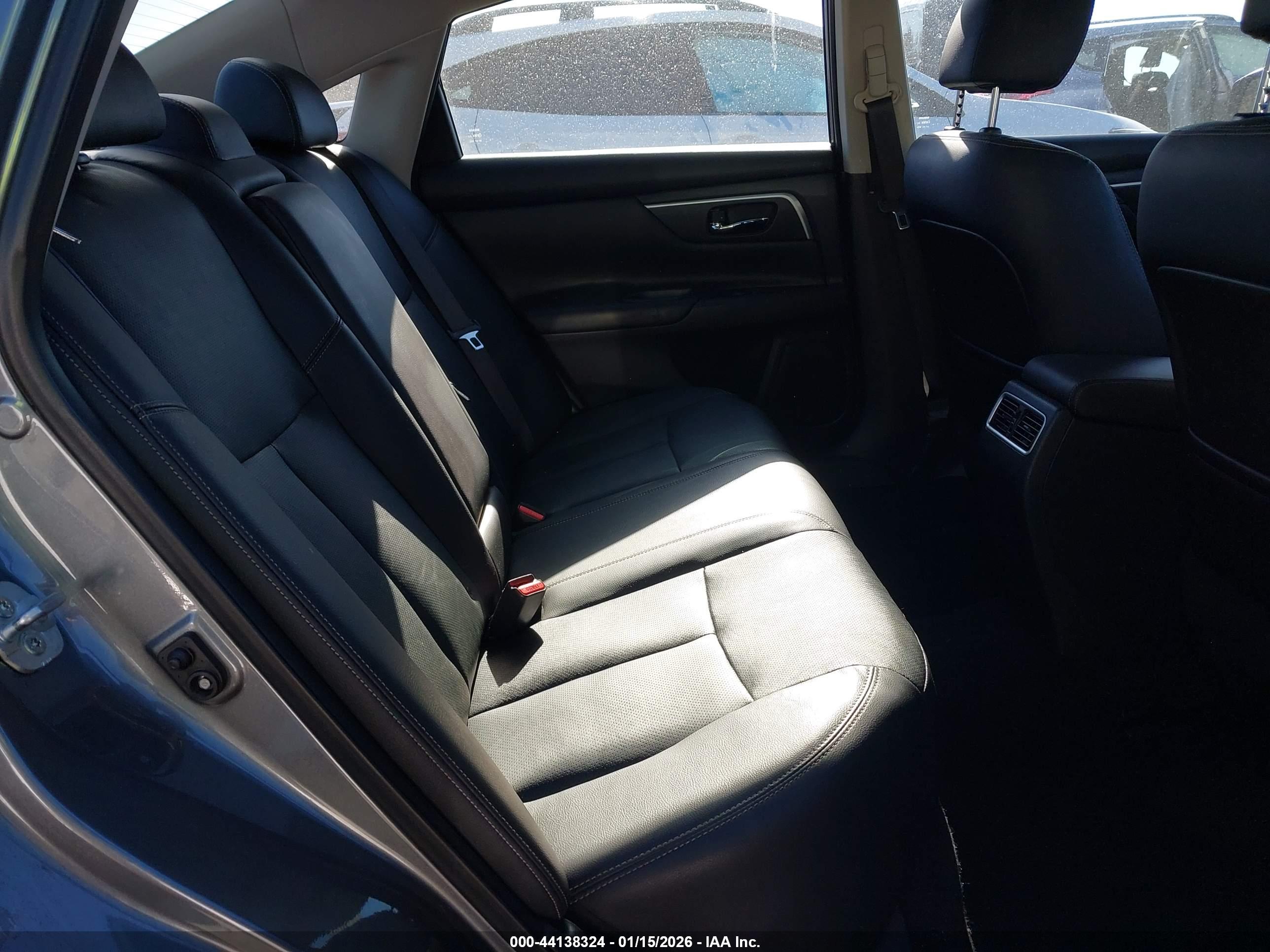 NISSAN ALTIMA image 8