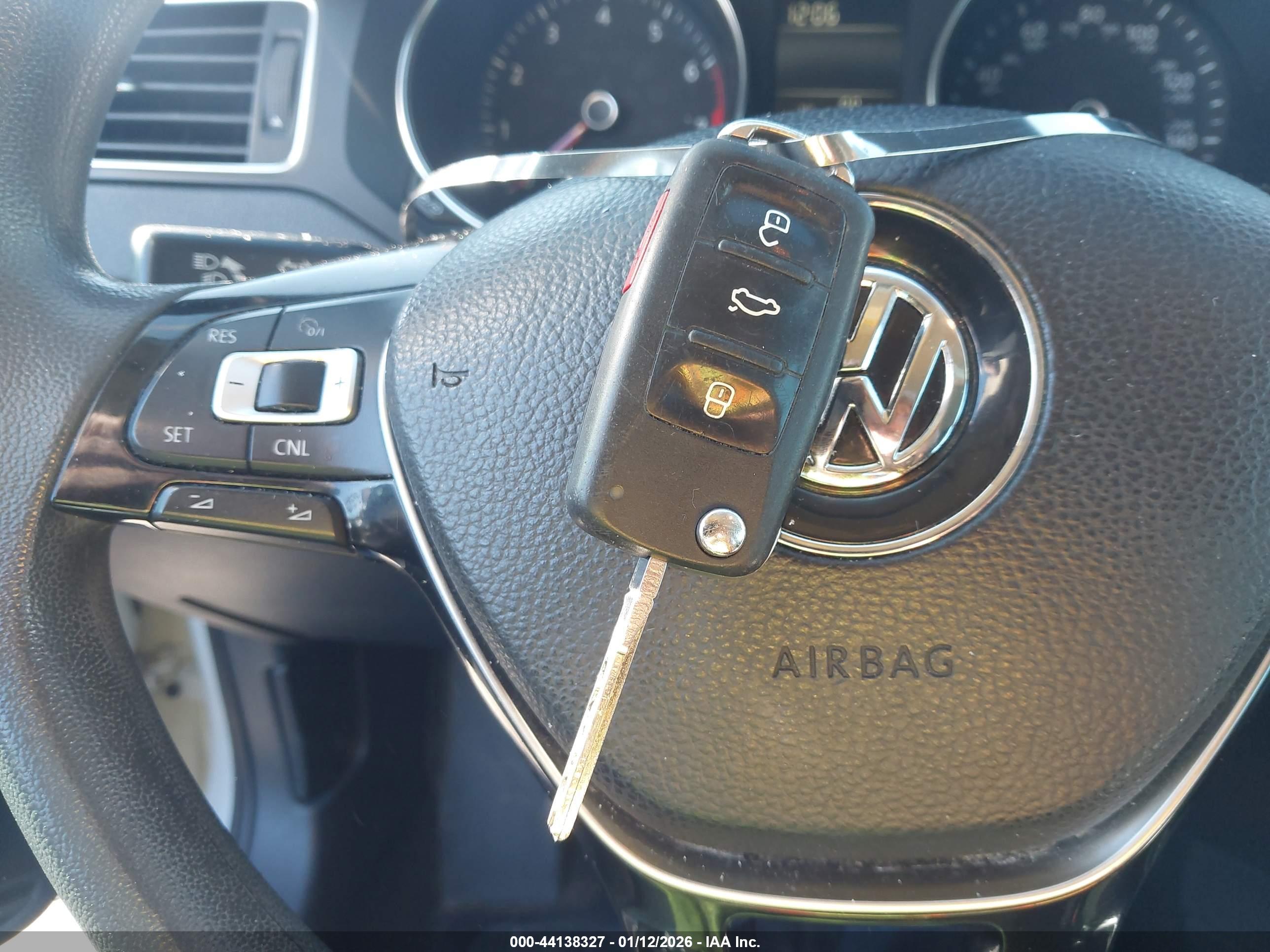 VOLKSWAGEN JETTA image 11