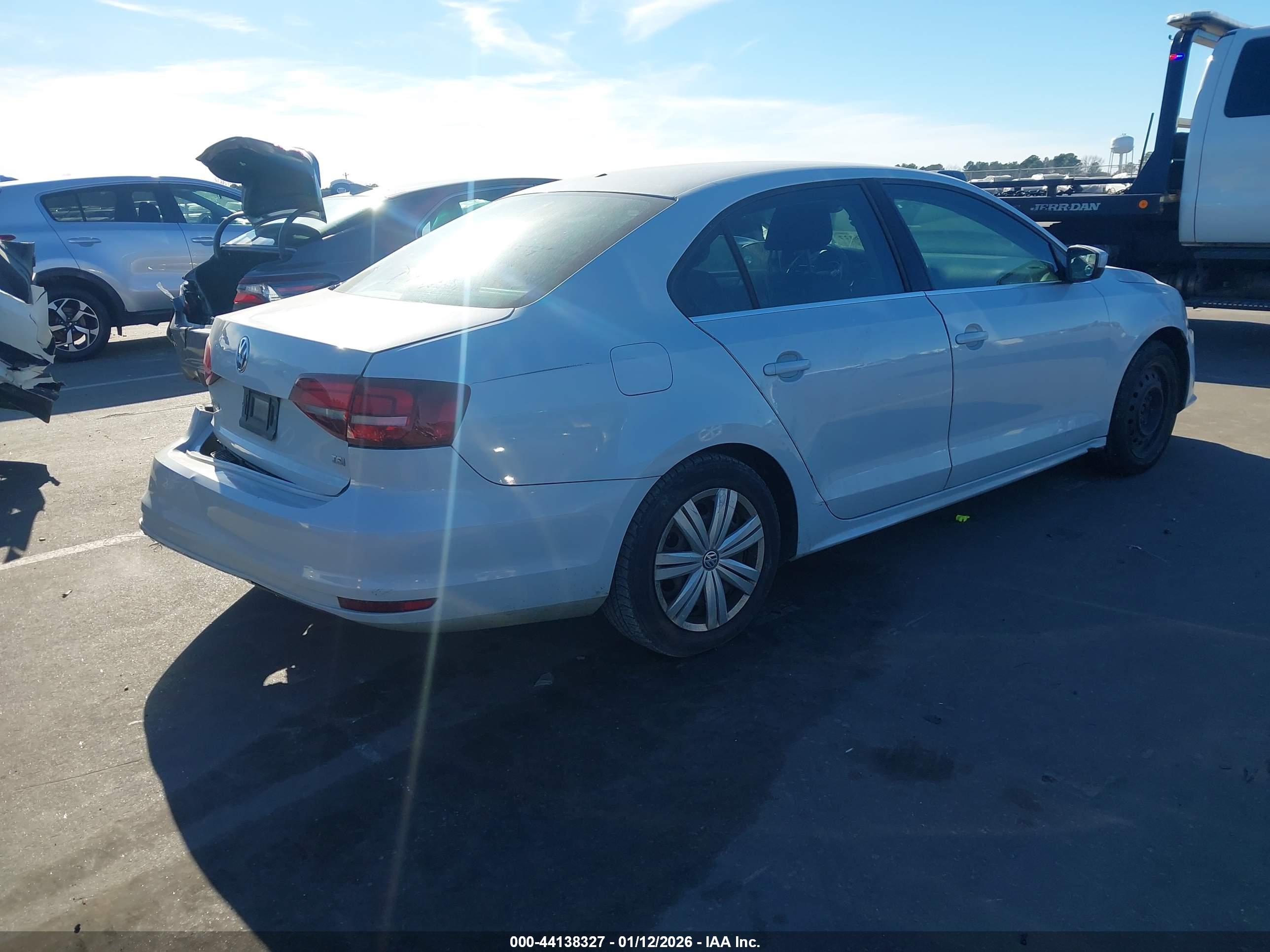 VOLKSWAGEN JETTA image 4