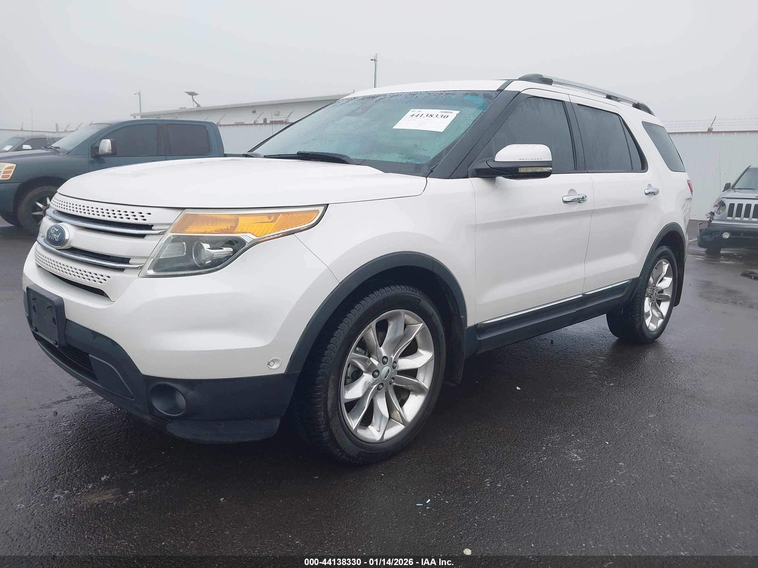 FORD EXPLORER image 2