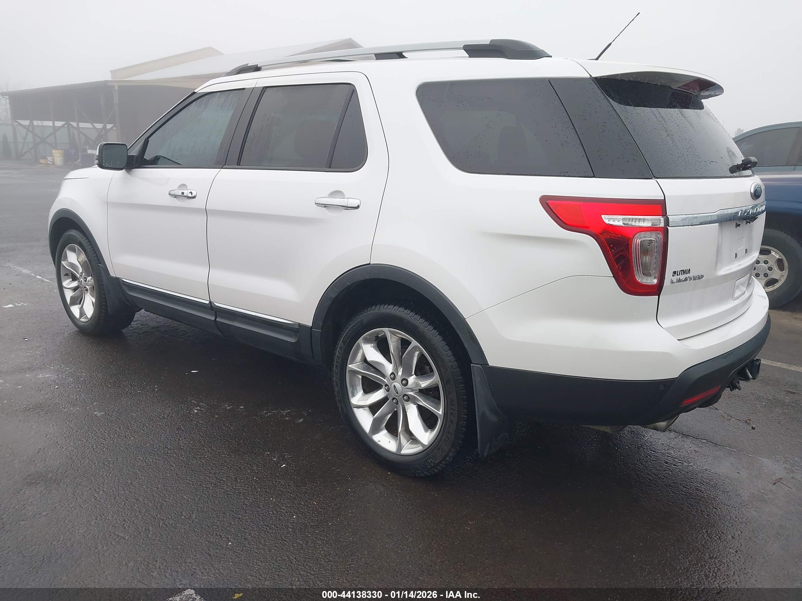 FORD EXPLORER image 3