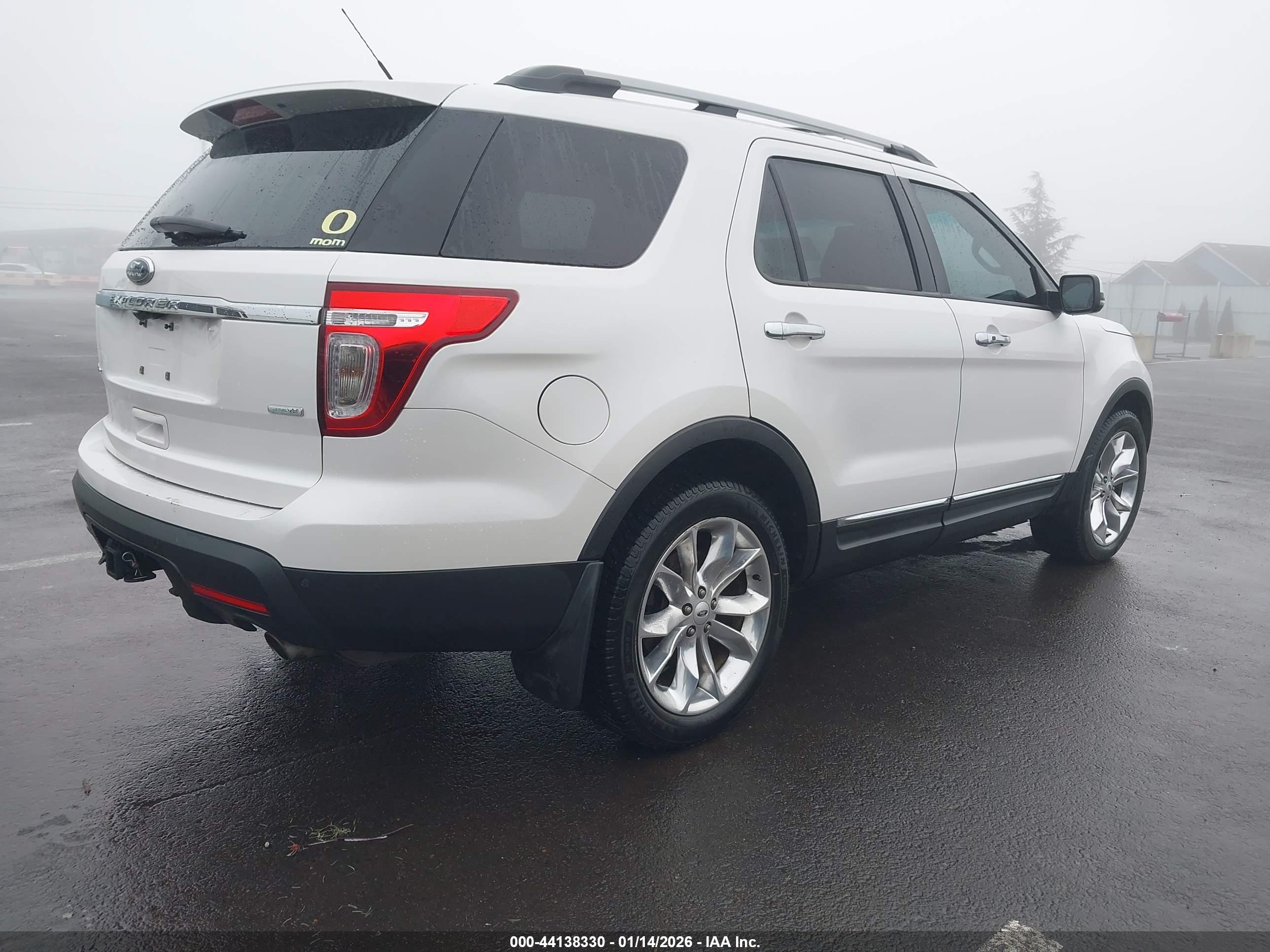 FORD EXPLORER image 4